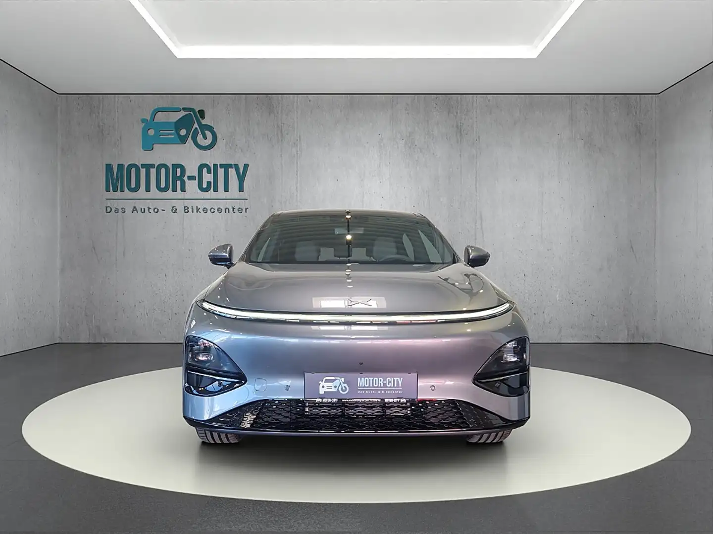 Xpeng G6 Long Range RWD Grau - 2