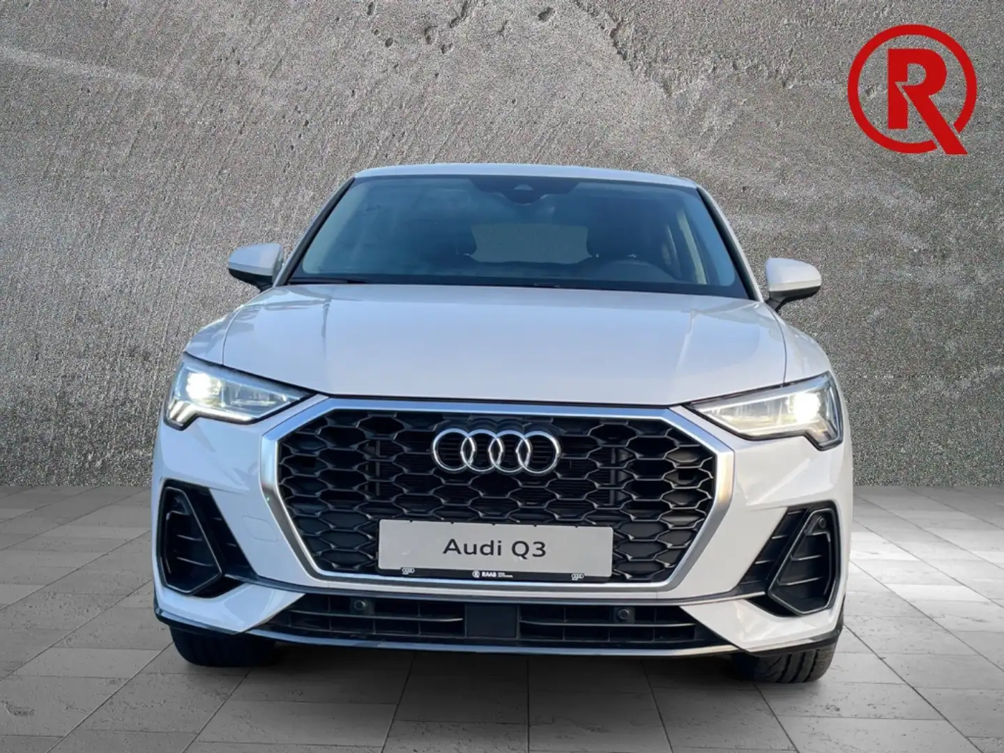Audi Q3 Sportback 45 TFSI e basis 1.4 Navi PDCv+h Klimaaut Weiß - 2