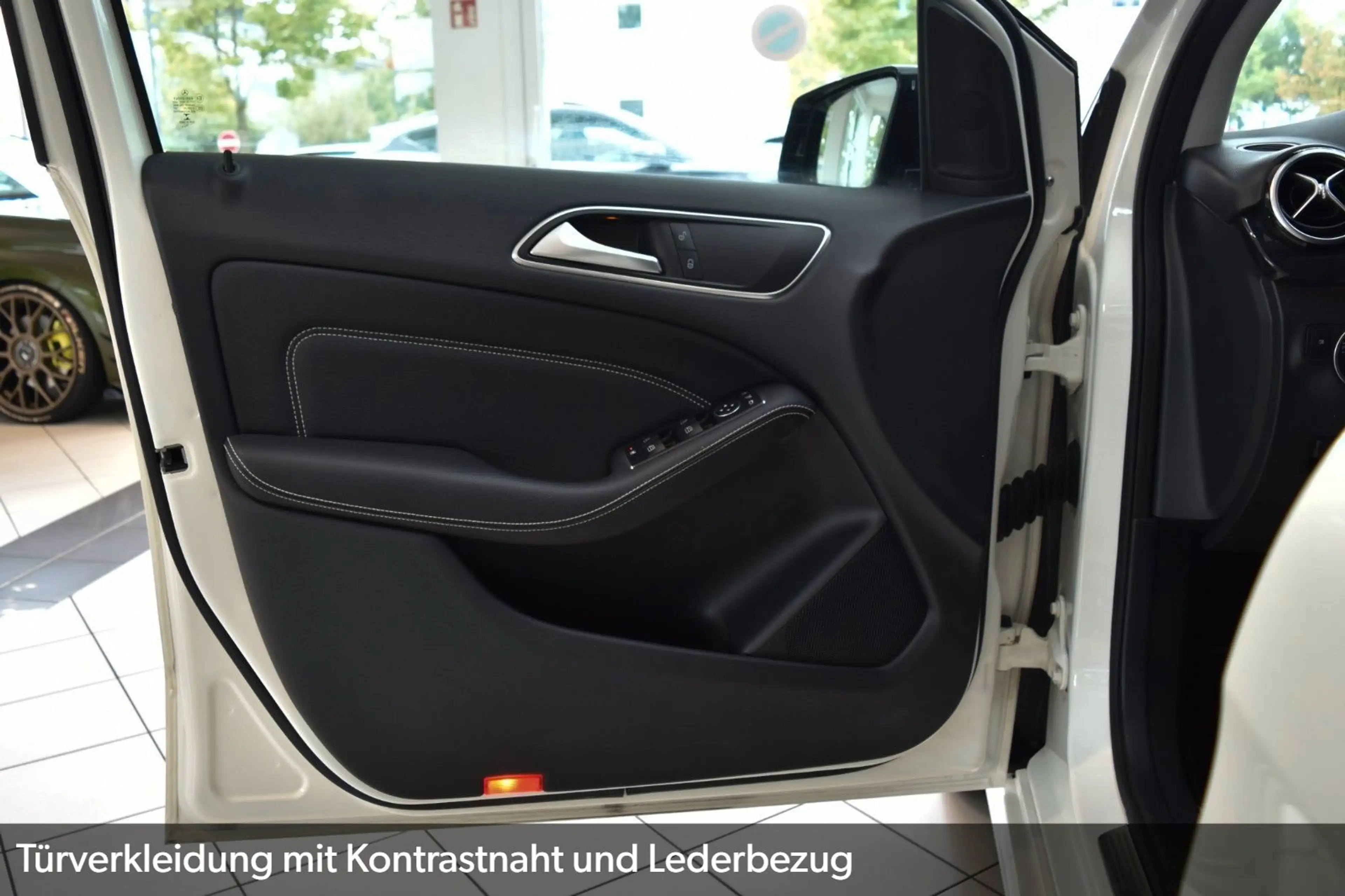 Mercedes-Benz B 220 4Matic~Navi~Automatik~Night~Klima~18 Zoll — photo 11