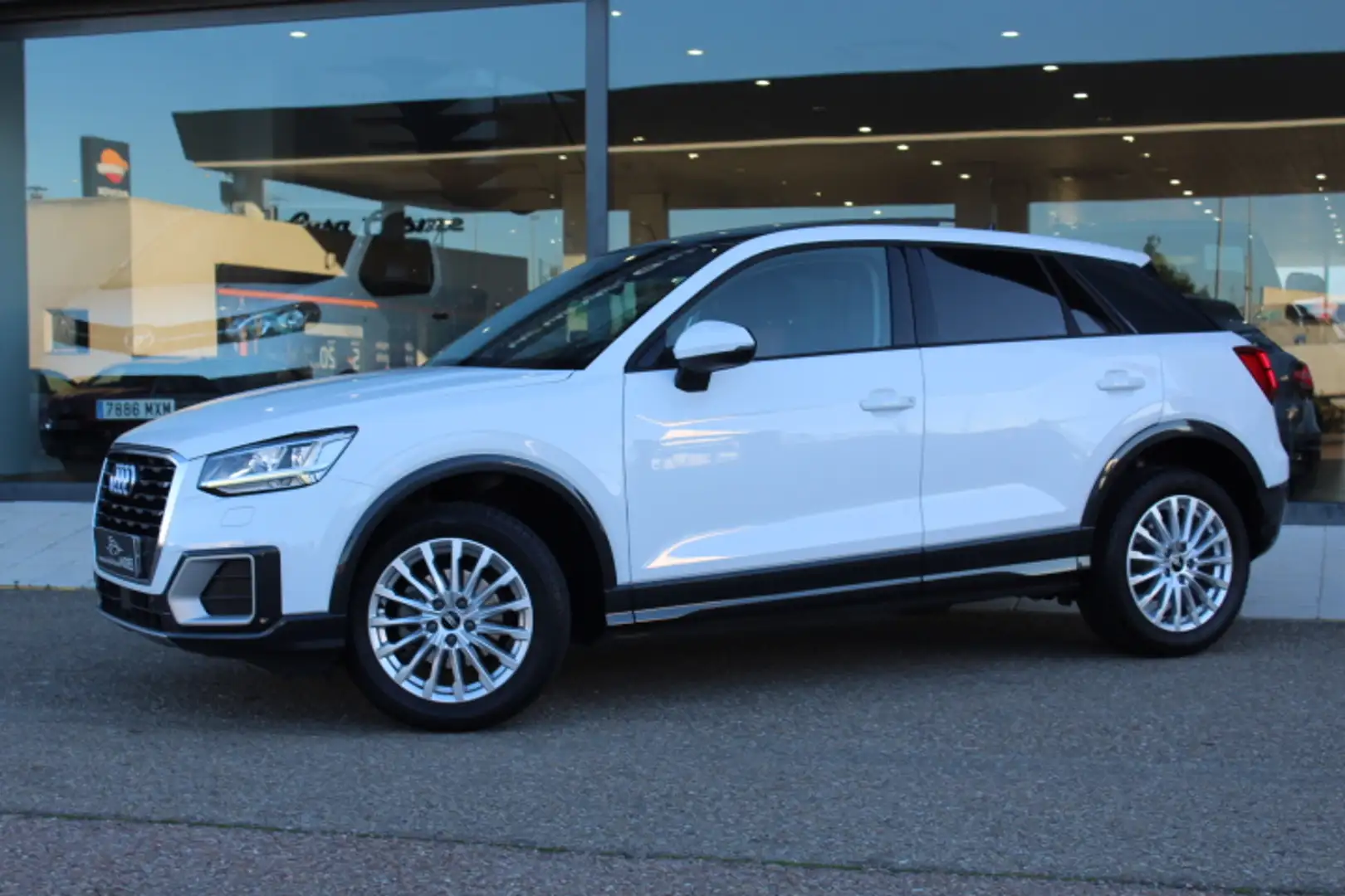 Audi Q2 30 TFSI Design 85kW (4.75) Blanco - 2