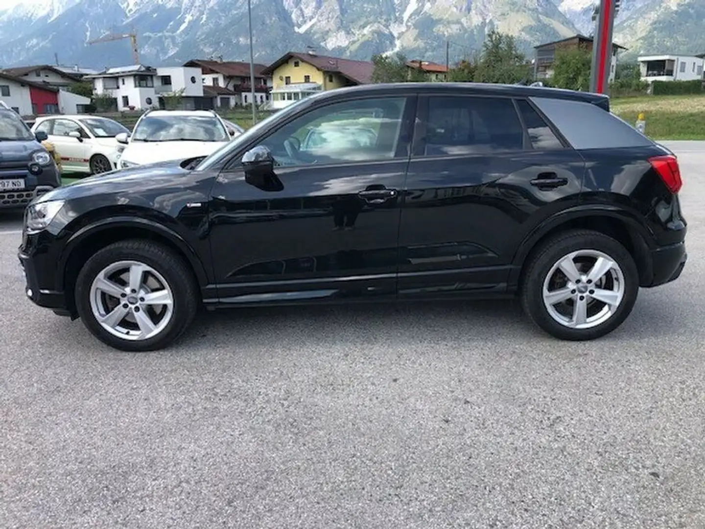 Audi Q2 35 TDI sport quattro Schwarz - 2