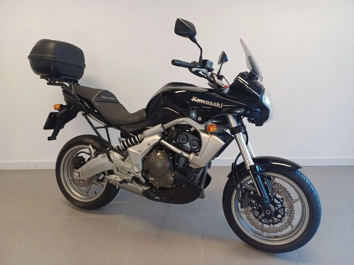 Kawasaki Versys 650 KLE Schwarz - 2