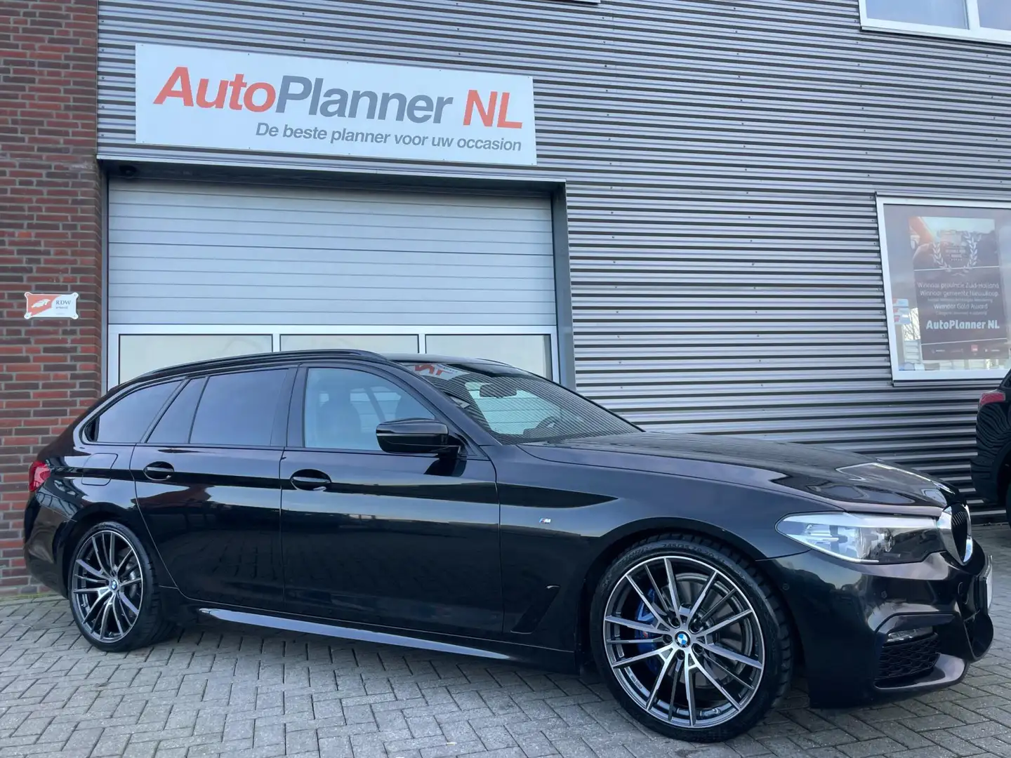 BMW 530 5-serie Touring 530i M Sport! Camera! Navi! Sfeerv Noir - 2