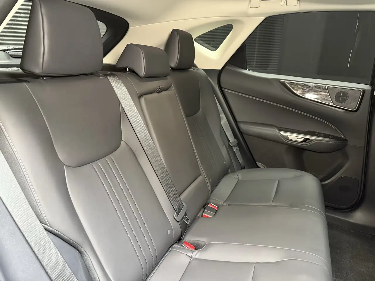 Lexus NX photo Lexus NX