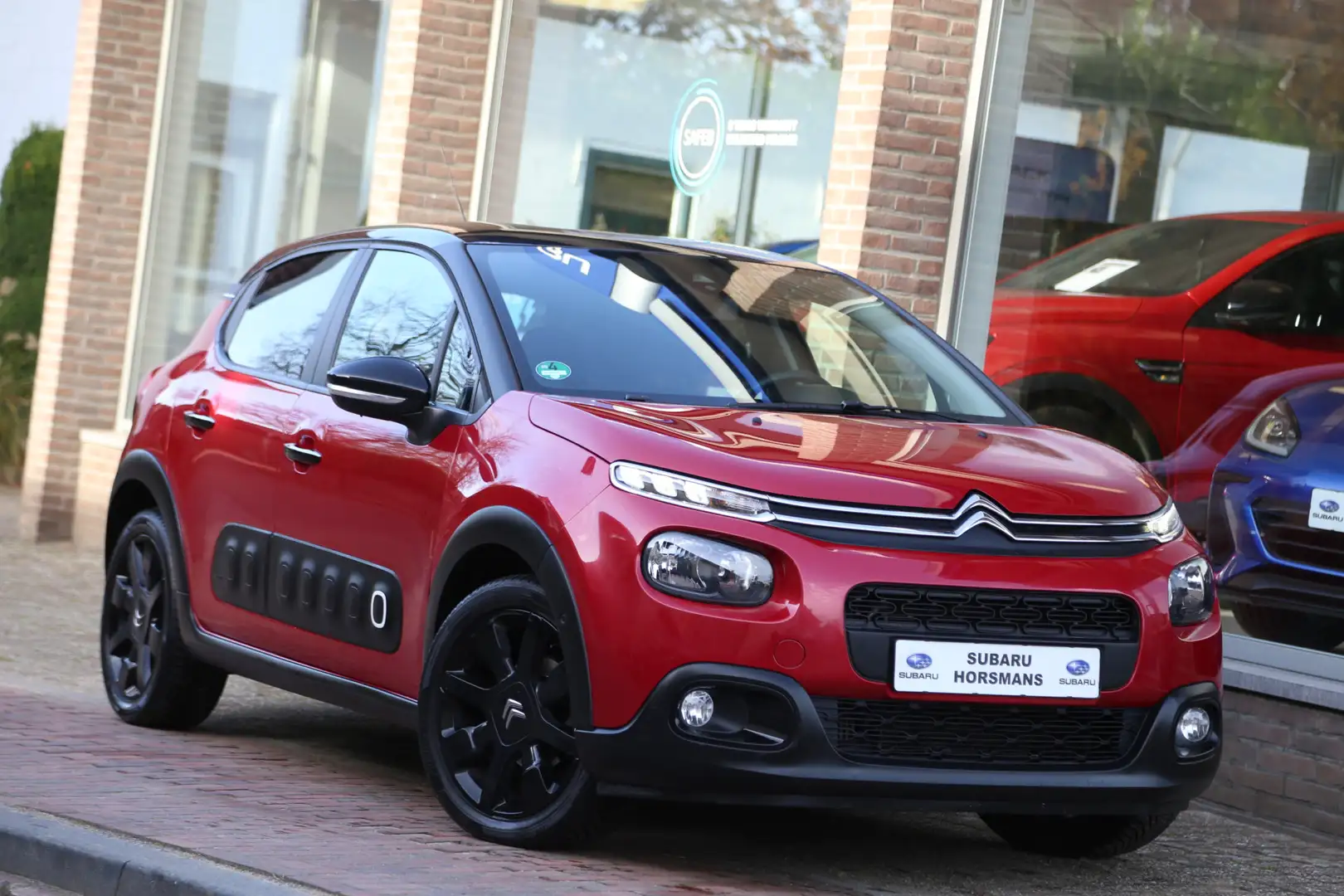 Citroen C3 1.2 PureTech S&S Automaat Shine Navi Camera Rosso - 1