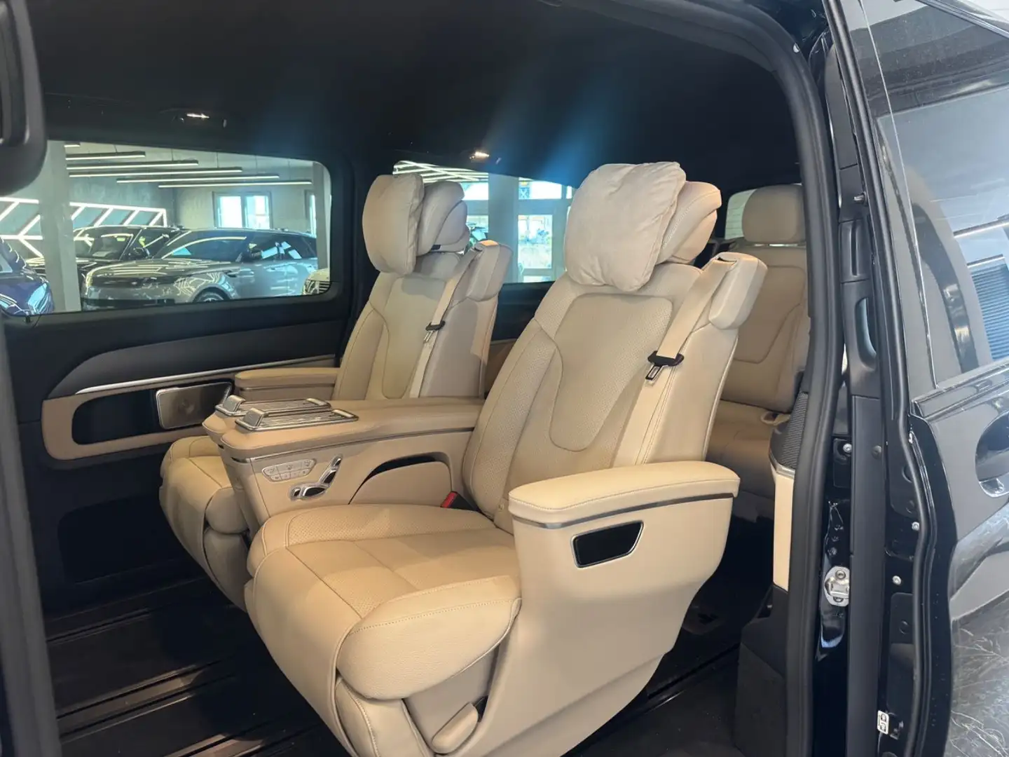 Mercedes-Benz V 300 Luxusseats FACELIFT 2025 AVANTGARDE Nero - 1