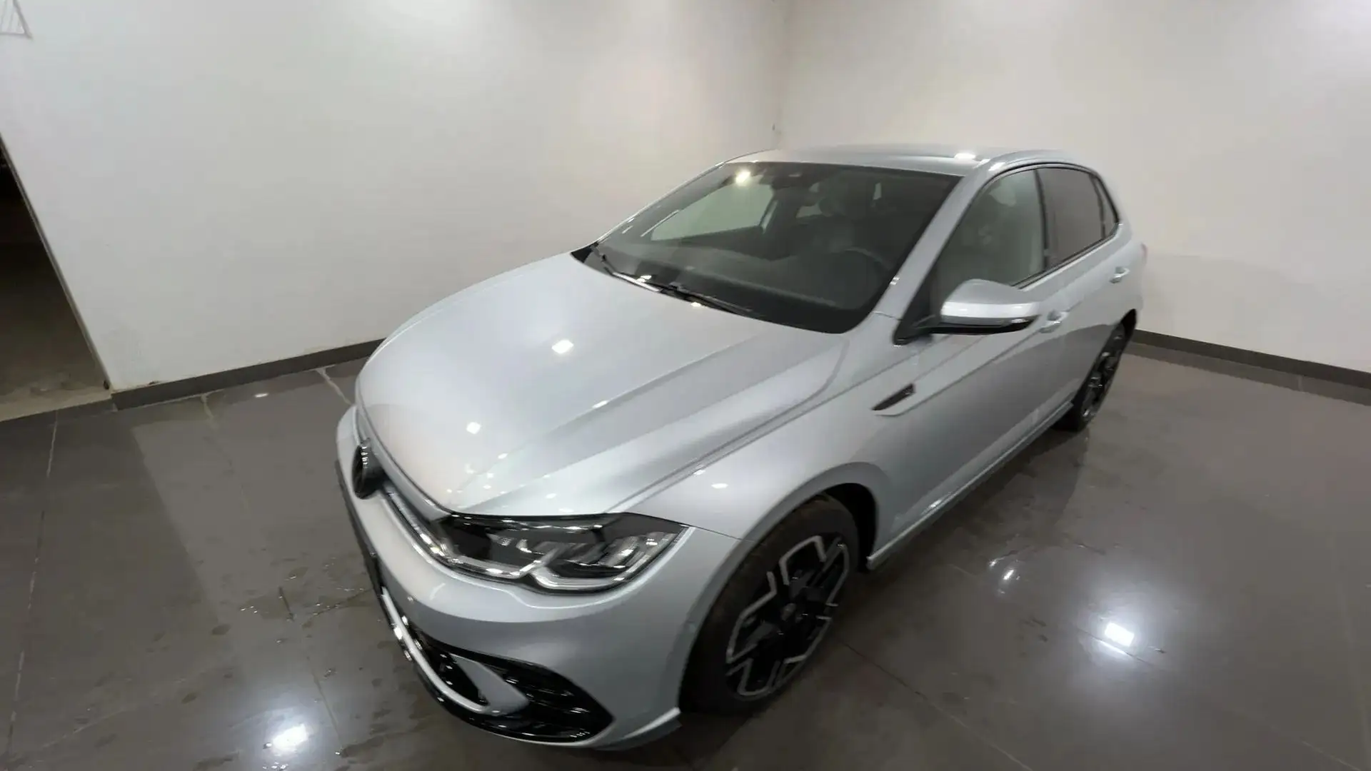 Volkswagen Polo Polo 1.0 tsi R-Line Plus 95cv Silber - 2