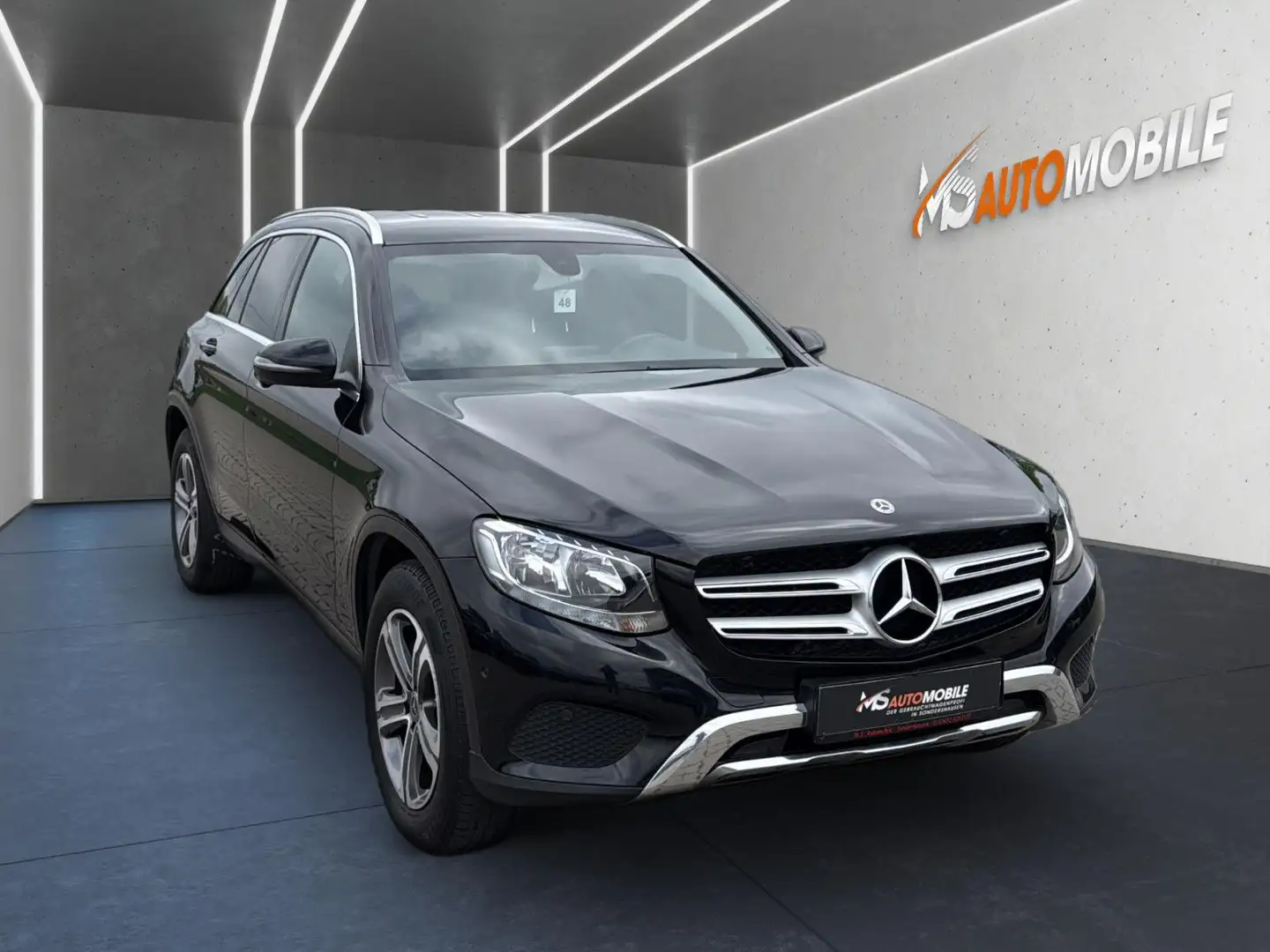 Mercedes-Benz GLC 250 d 4Matic+LEDER+SHZG+NAVI+PDC+TEMPOMAT Schwarz - 2
