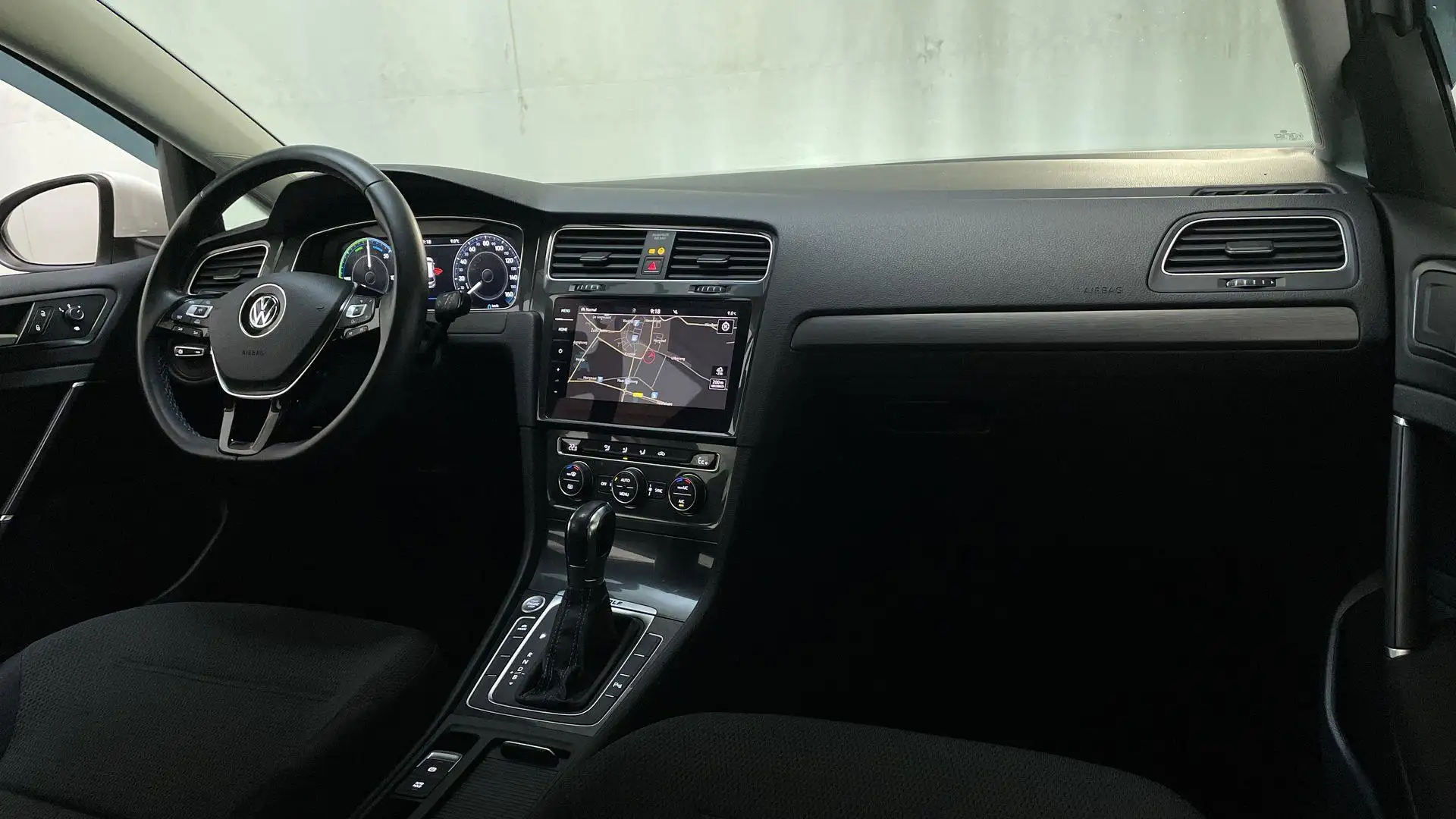 Volkswagen e-Golf Virtual Cockpit Navigatie Parkeersensoren DAB+ App Biały - 2