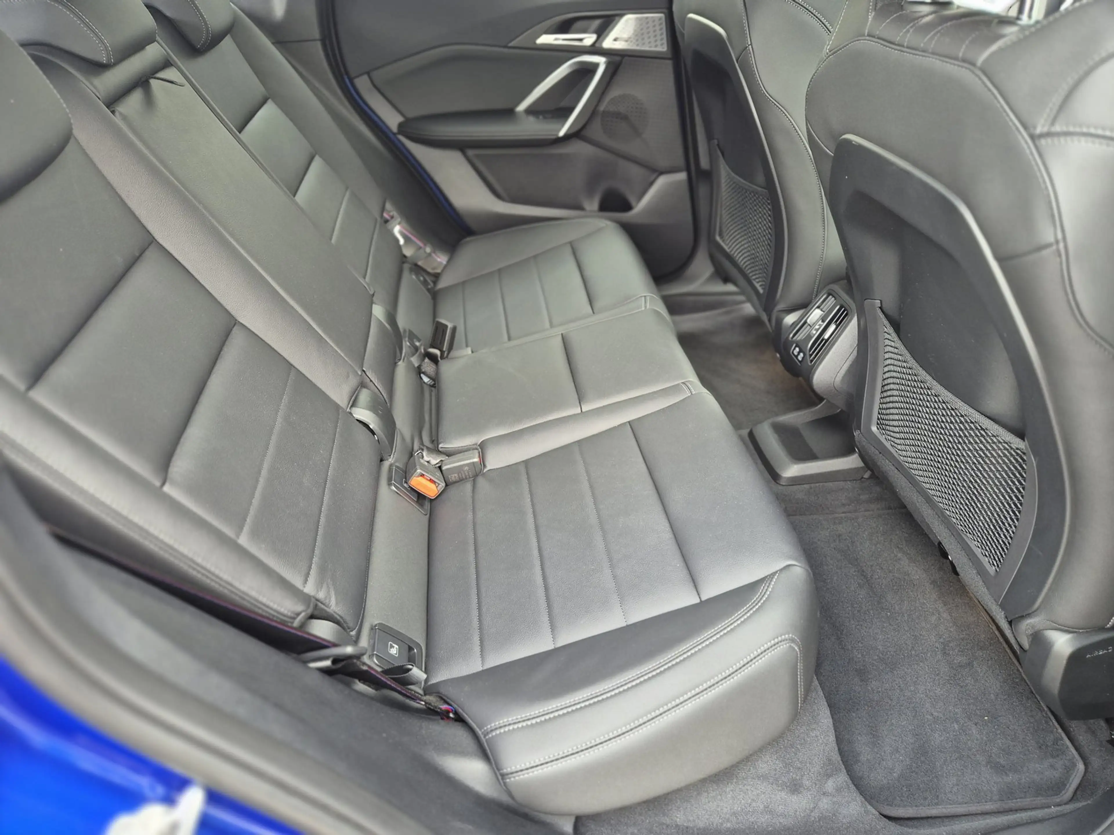 BMW iX1 xDrive 30 M-Sport Wide Inno AHK Pano S-Dach — photo 8