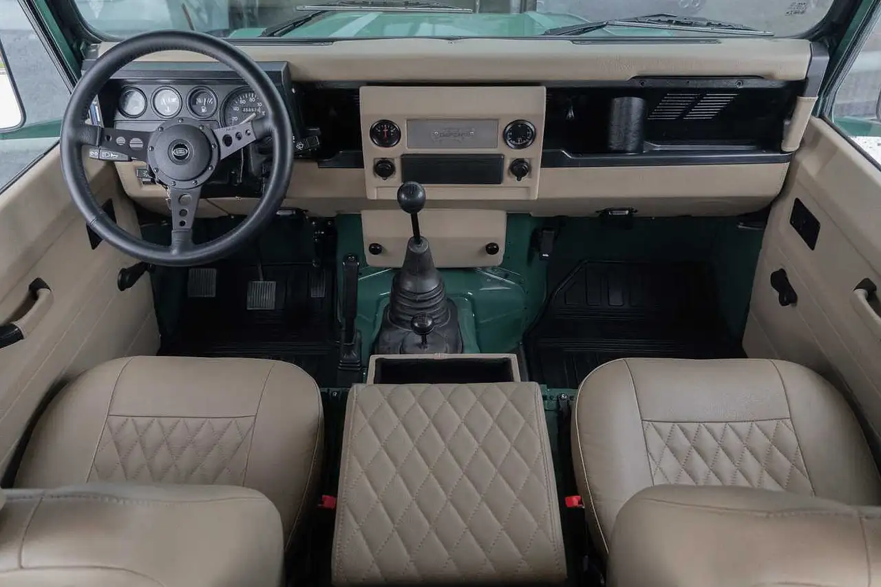 Land Rover Defender 90 200Tdi Cabrio - FULL nuts & bolt restauration, foto 12