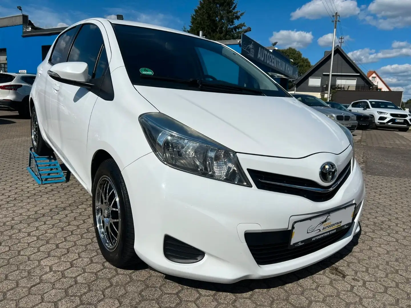 Toyota Yaris Life AUTOMATIK/KAMERA Weiß - 1