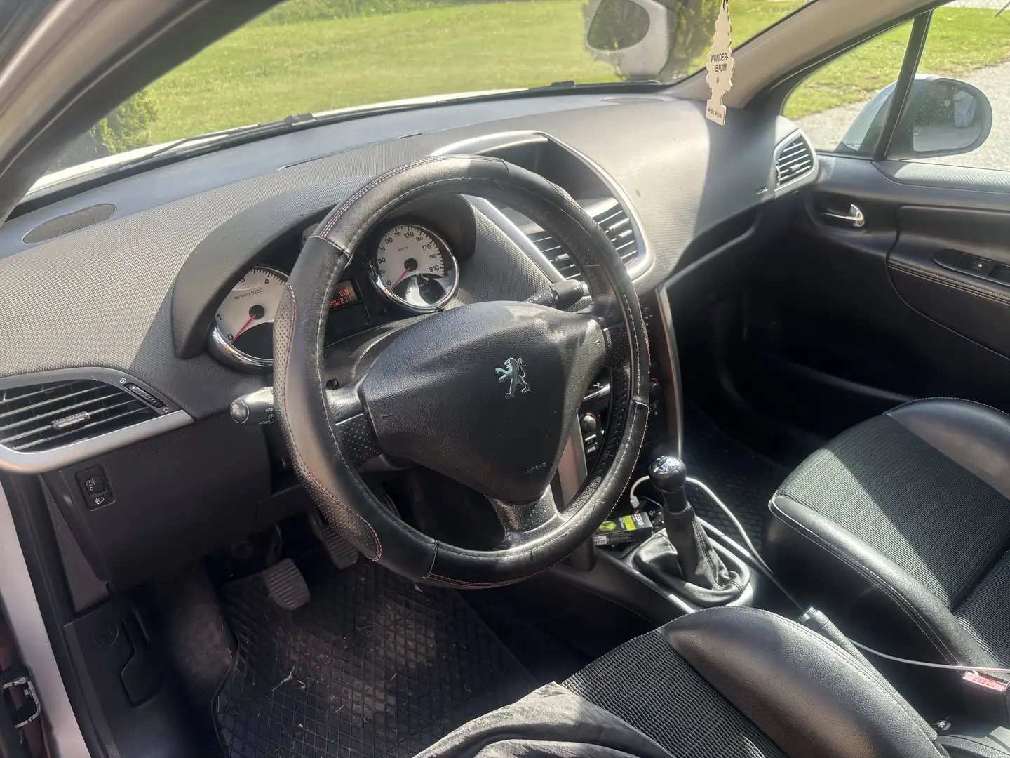 Peugeot 207 SW Outdoor 1,6 HDi 90 FAP - 1