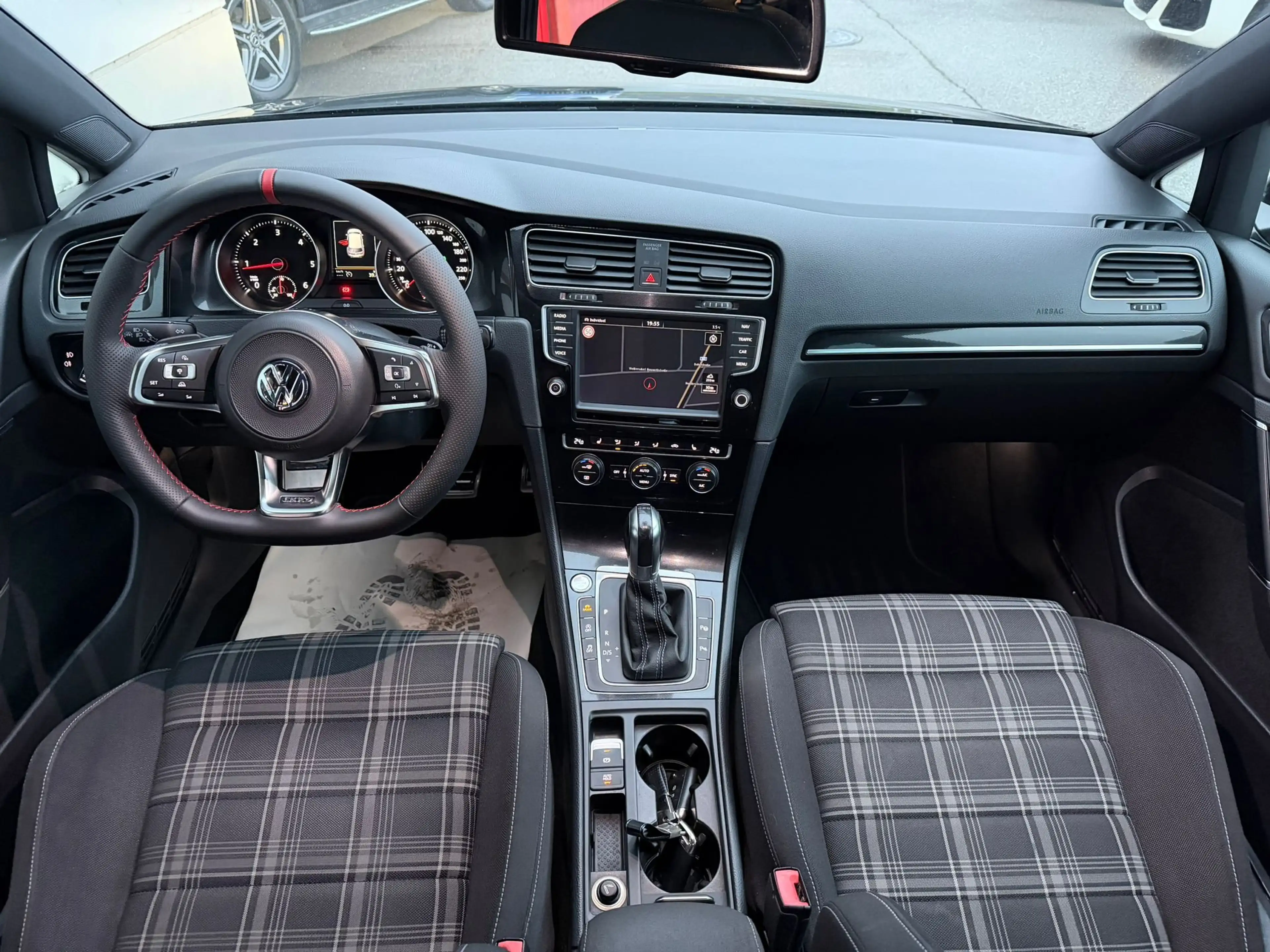 Volkswagen Golf GTD GTD DSG 2.0 TDI — photo 11
