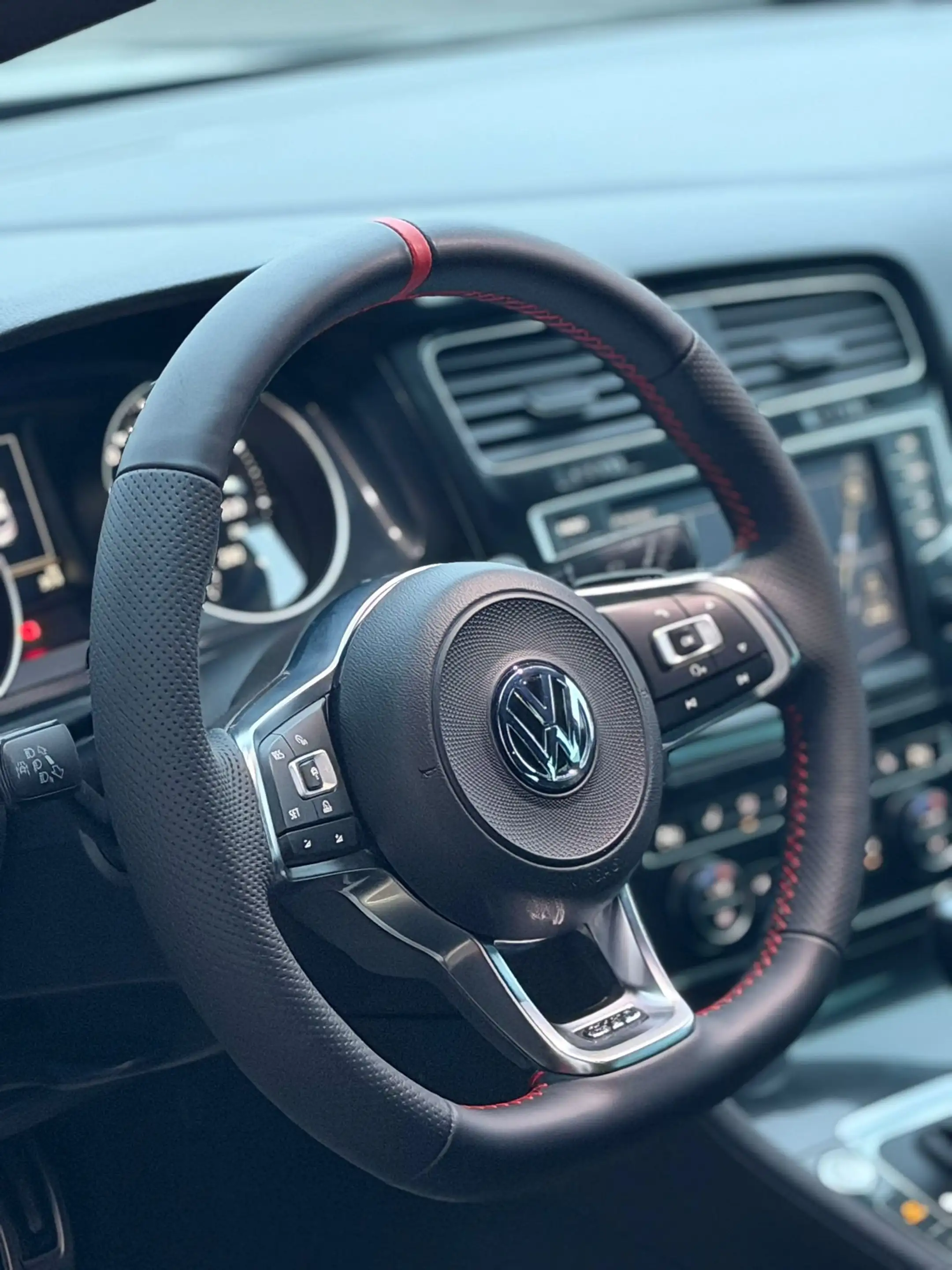 Volkswagen Golf GTD GTD DSG 2.0 TDI — photo 10