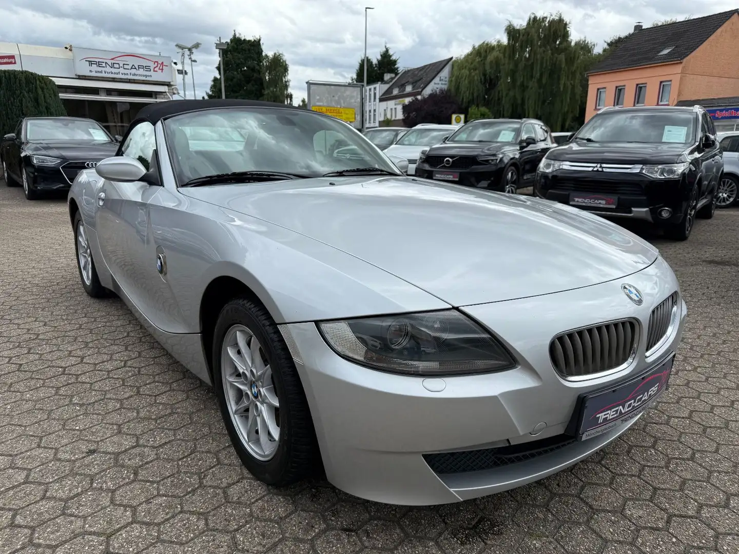 BMW Z4 Baureihe Z4 Roadster 2.0i Silber - 1