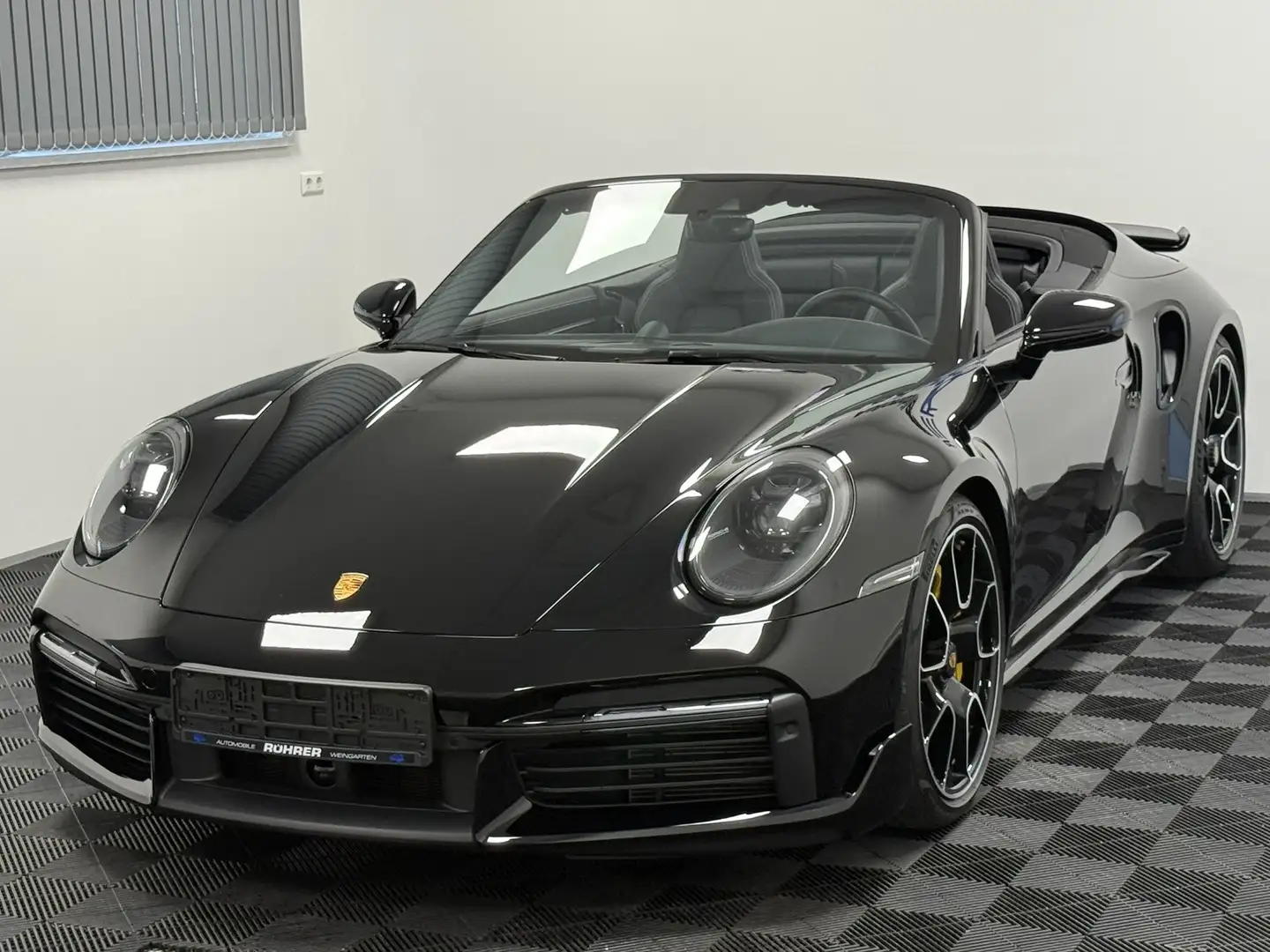 Porsche 992 Turbo S Cabrio Aero-Kit Exclusive PDLS+ ACC Zwart - 2