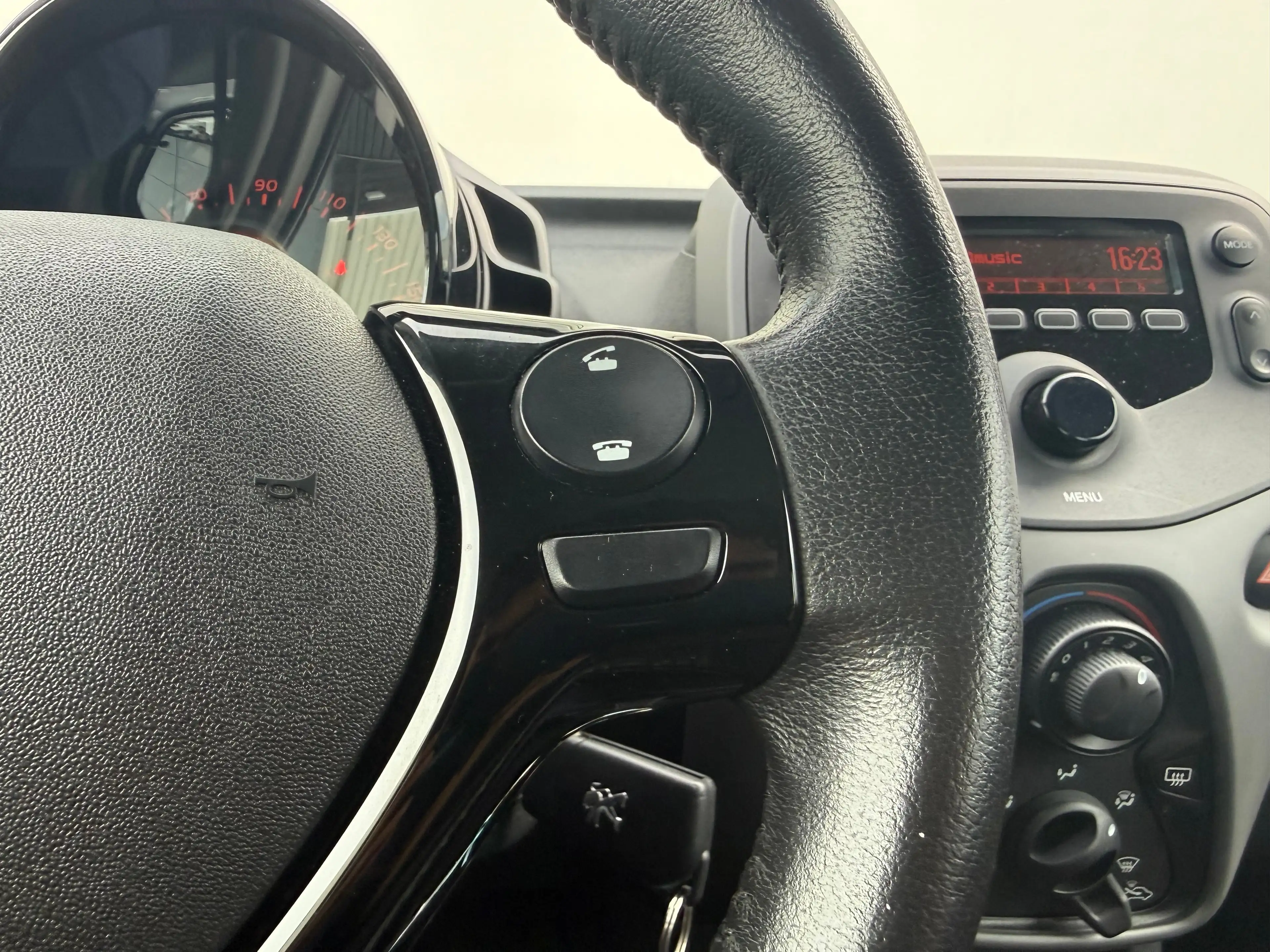 Peugeot 108 1.0 e-VTi Active AUT | AIRCO| BLUETOOTH| ELEKTRISC — photo 17