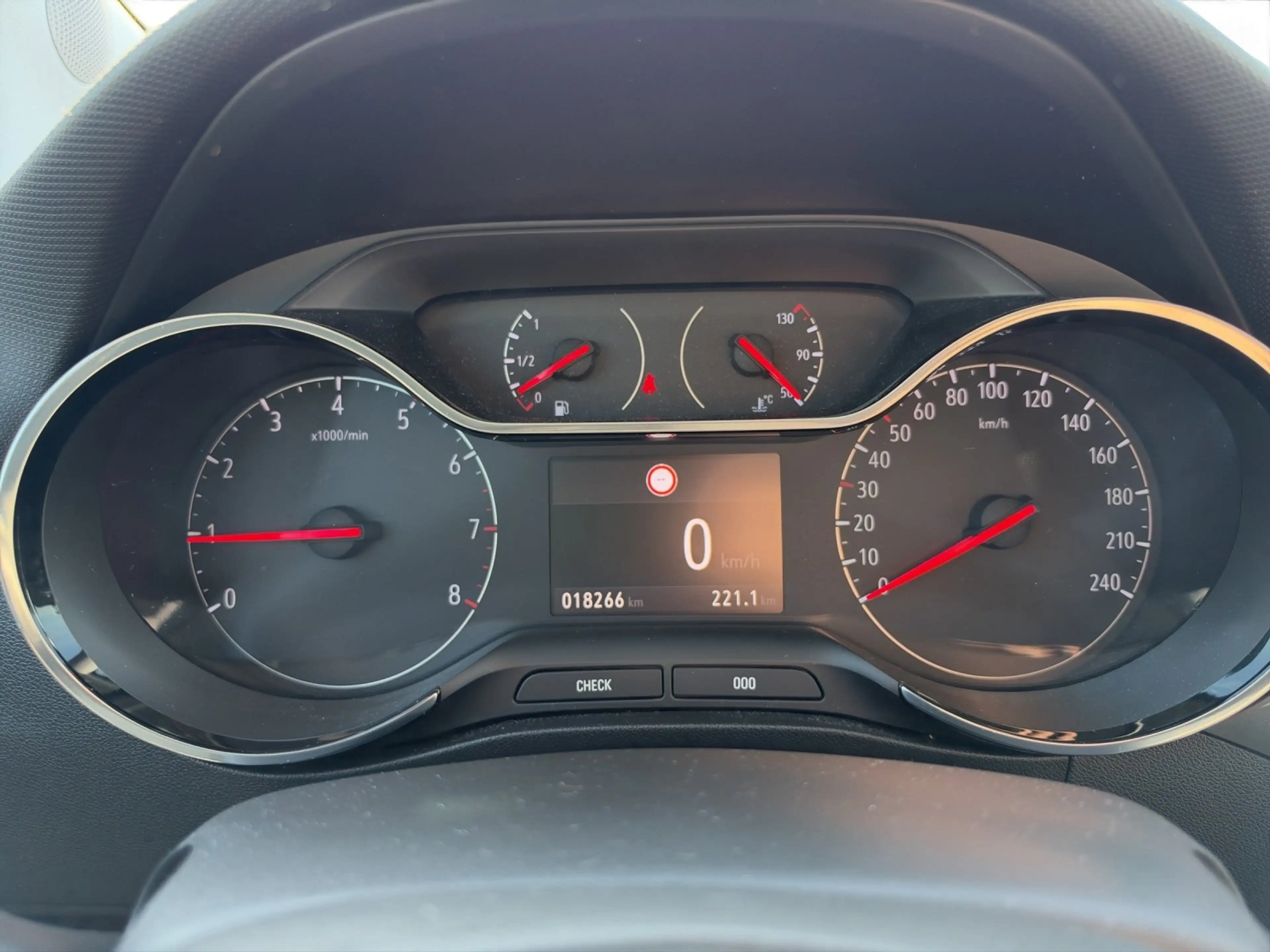 Opel Crossland Elegance 1,2 Turbo Navi+SHZ+RFK+LM+LHZ — photo 13