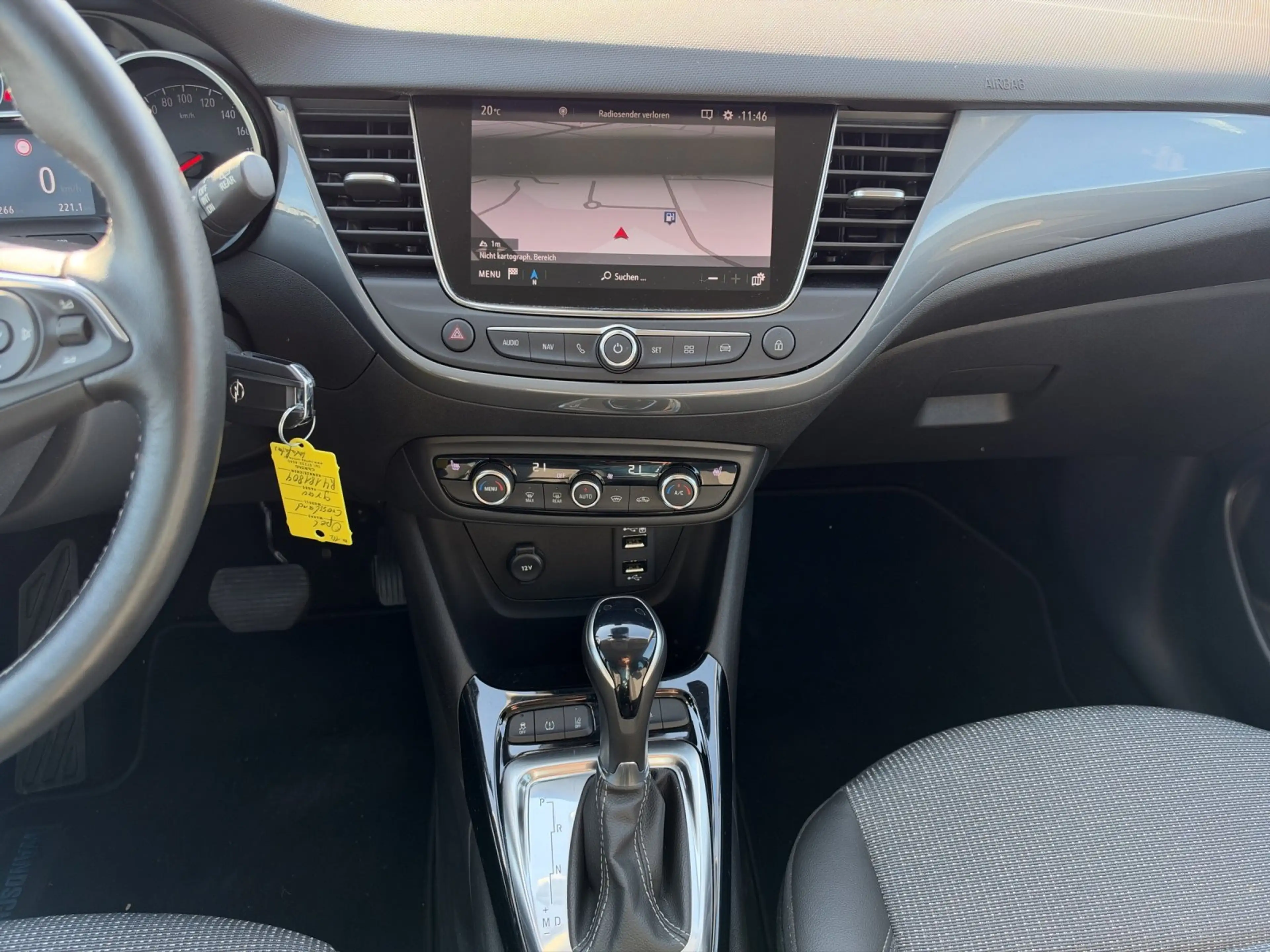 Opel Crossland Elegance 1,2 Turbo Navi+SHZ+RFK+LM+LHZ — photo 15