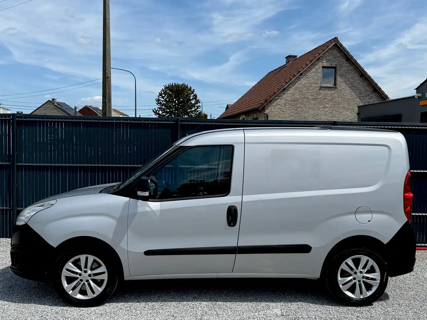 Opel Combo 1.4i / Euro6b / Utilitaire / Airco / Garantie 1 An Zilver - 2