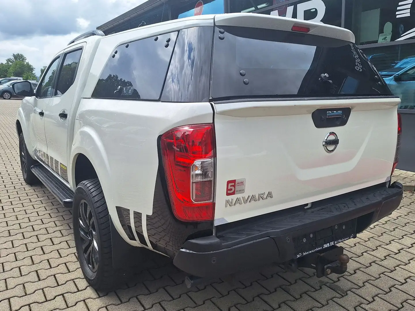 Nissan Navara NP300 N-Guard 4x4 140KW Hardtop AHK 3,5to Weiß - 2