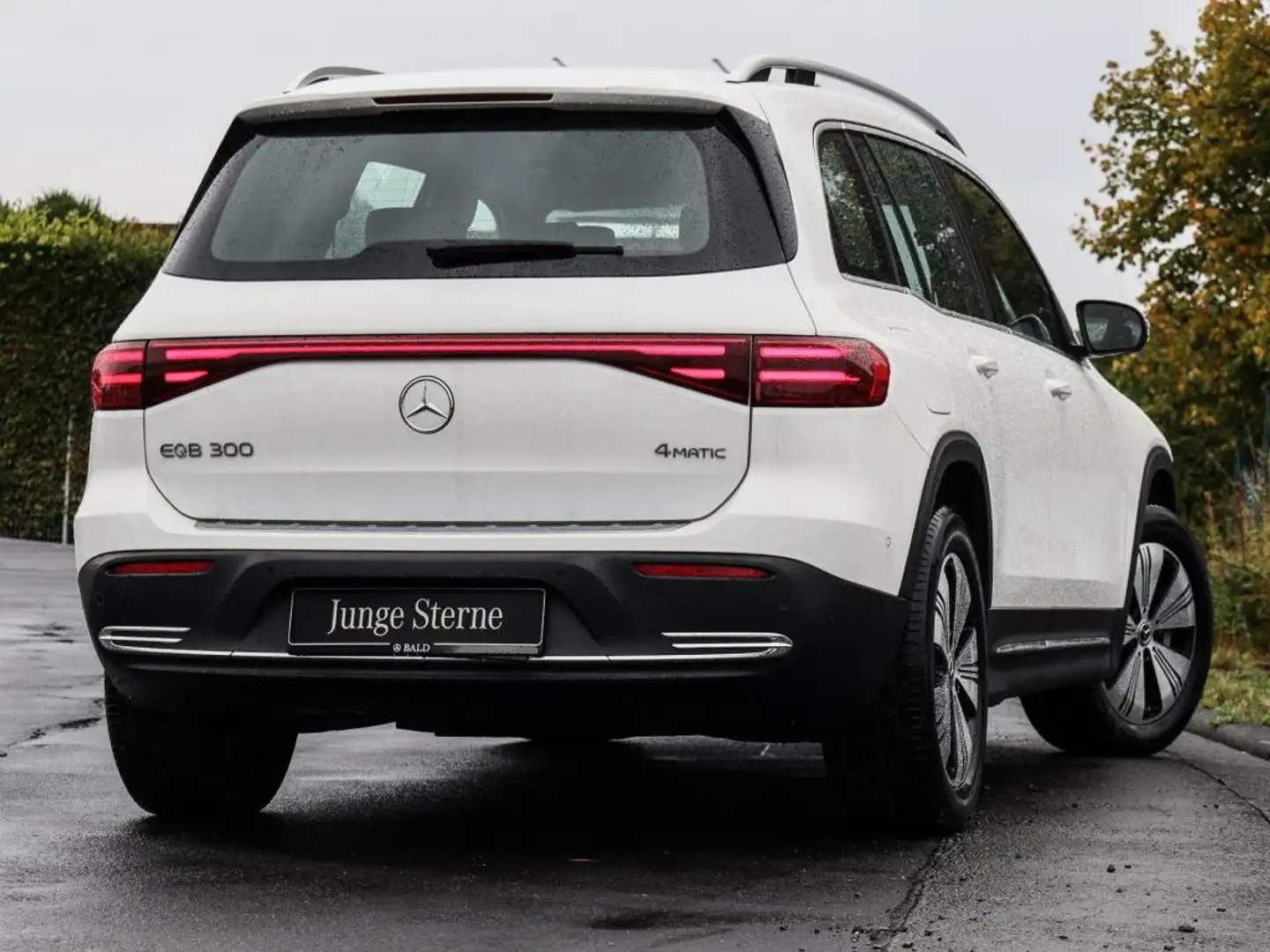 Mercedes-Benz EQB 300 4M Progressive/LED/360°/Distr/Totw/Ambi Blanc - 2