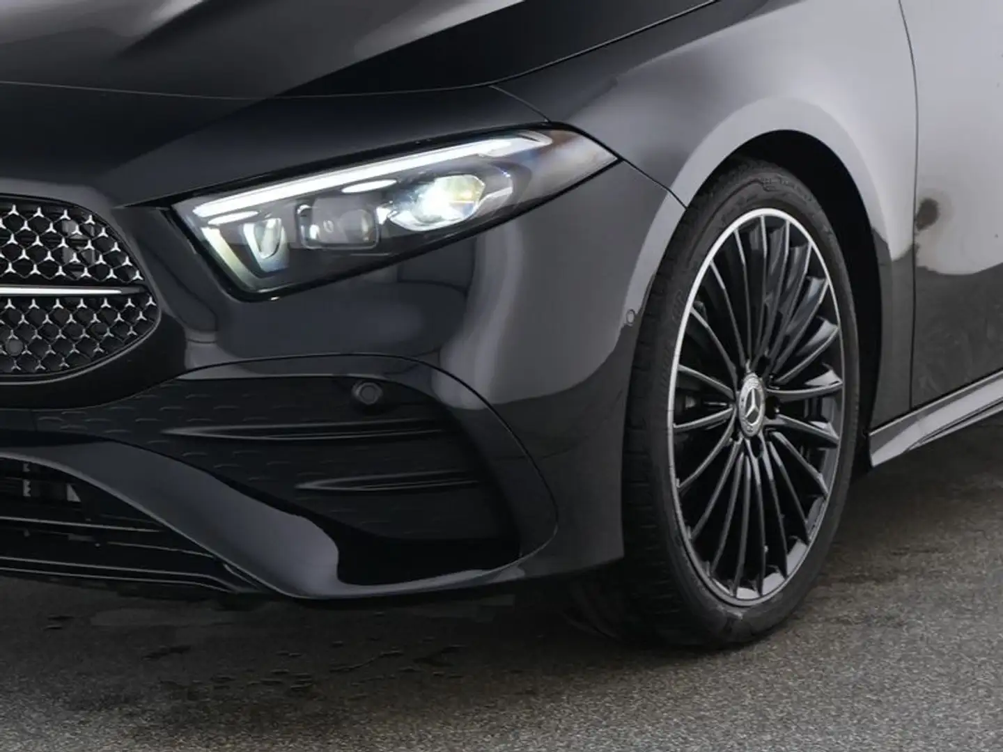 Mercedes-Benz A 200 Limo*AMG*Bumester*Pano*360*Night*Multibeam Zwart - 2