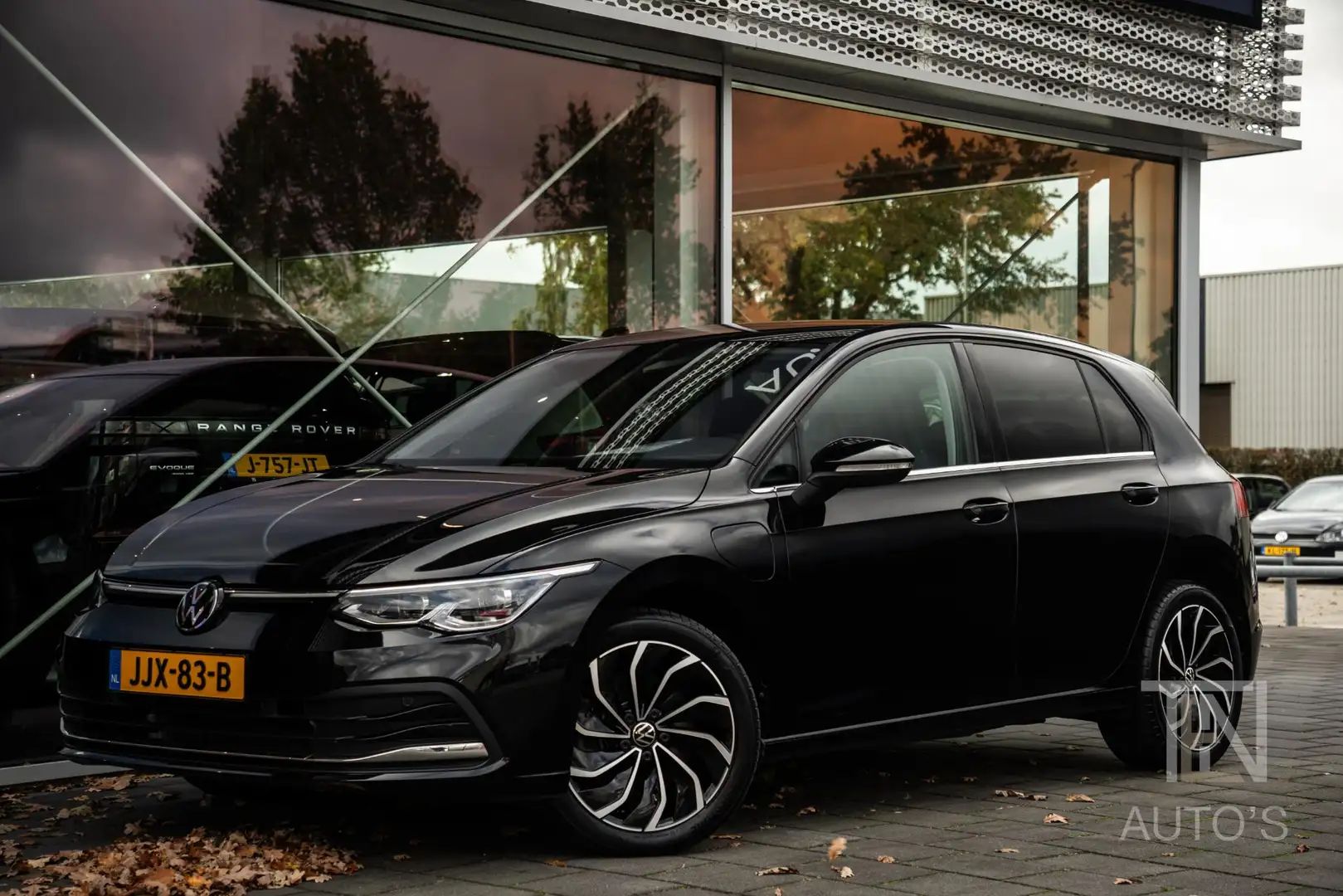 Volkswagen Golf 8 1.4 eHybrid Style | Camera | Matrix LED | Memory Zwart - 2