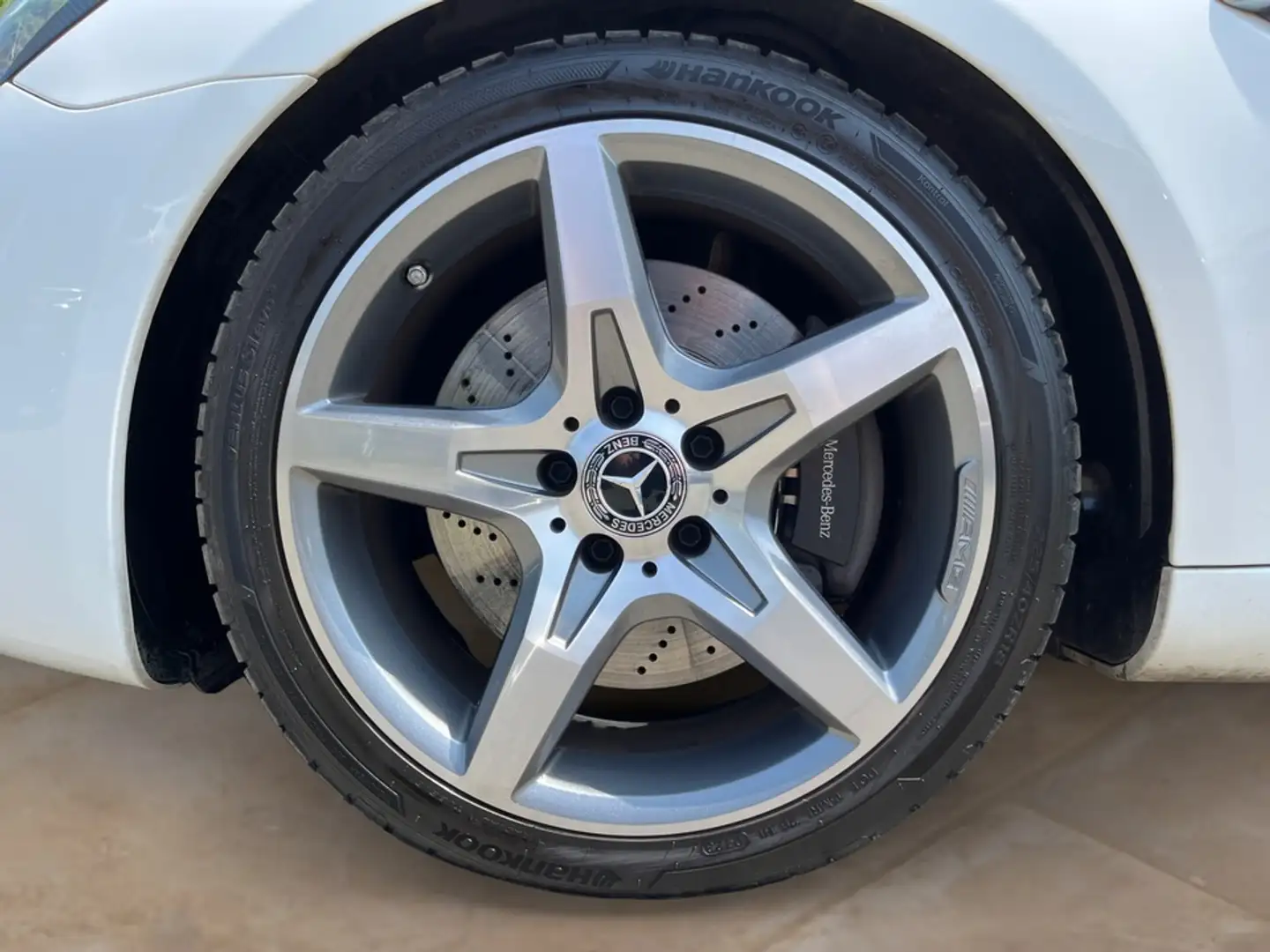 Mercedes-Benz SLC 200 AMG Line + 1.HAND + GARANTIE Белый - 2