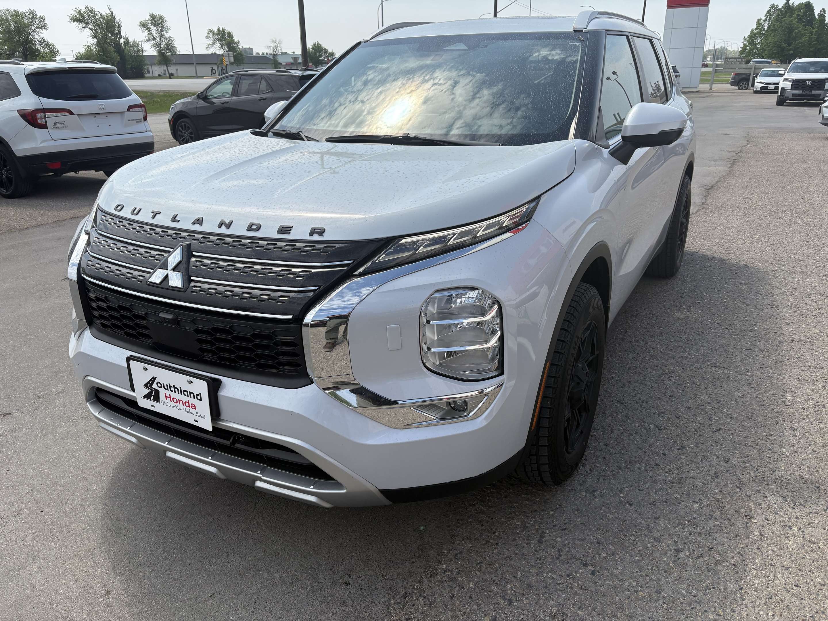 2022 Mitsubishi Outlander — снимка 1