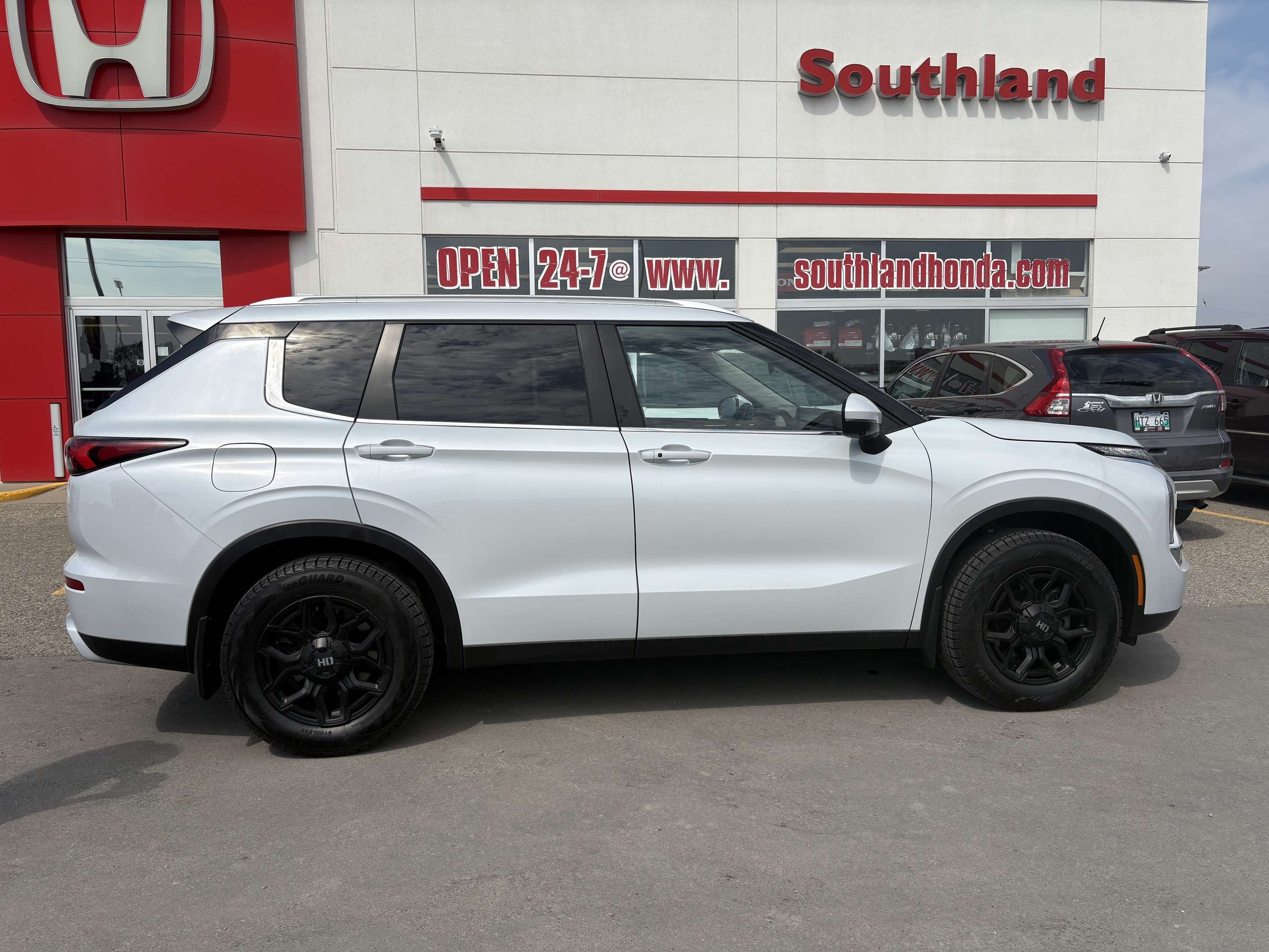 2022 Mitsubishi Outlander — снимка 1