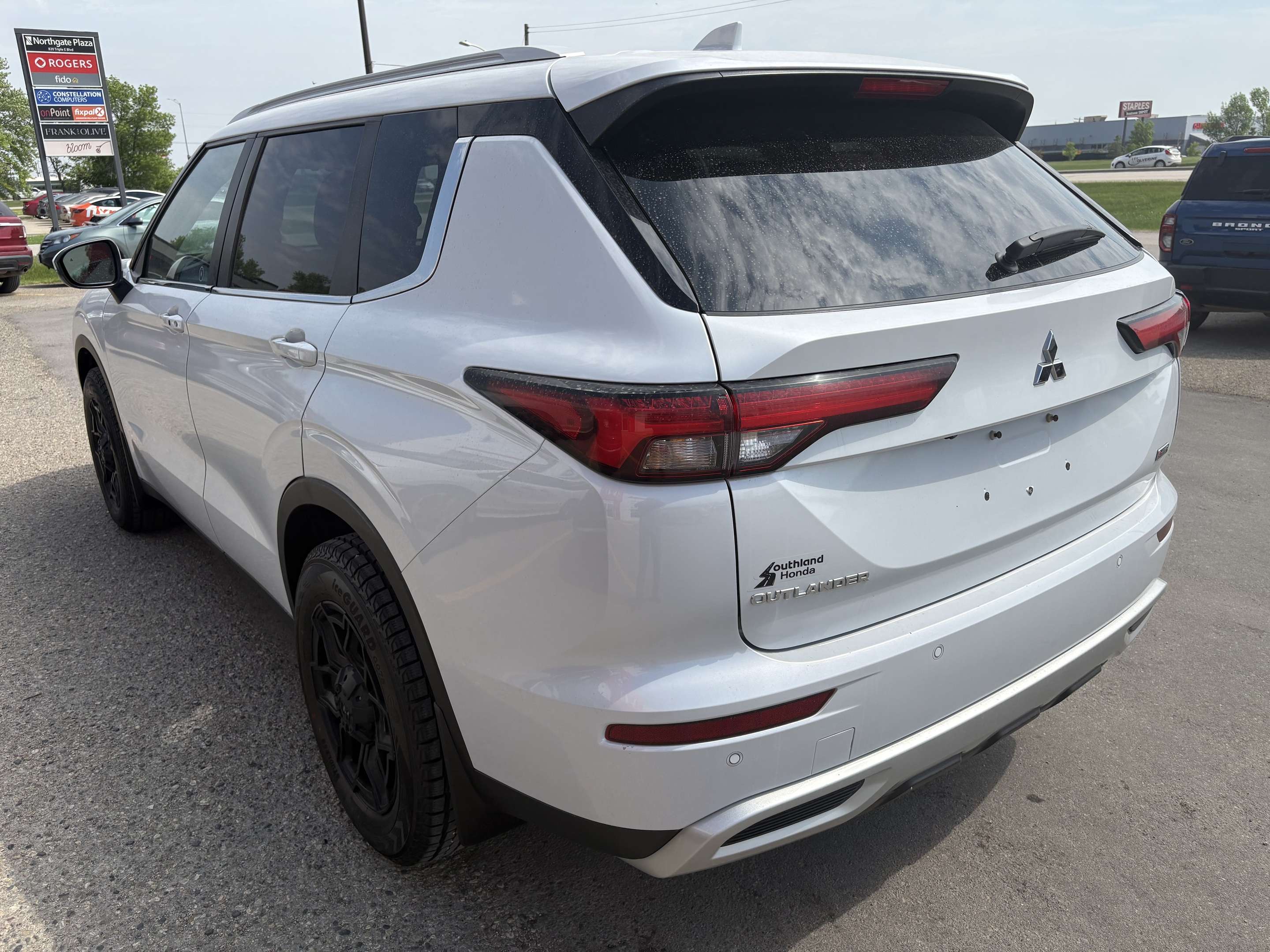 2022 Mitsubishi Outlander — снимка 1
