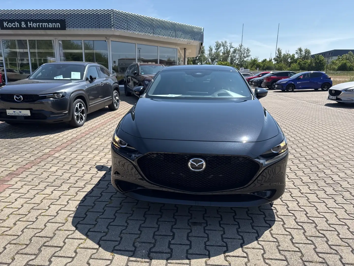 Mazda 3 2.5L e-SKYACTIV G 140ps Automatik Nagisa Schwarz - 2