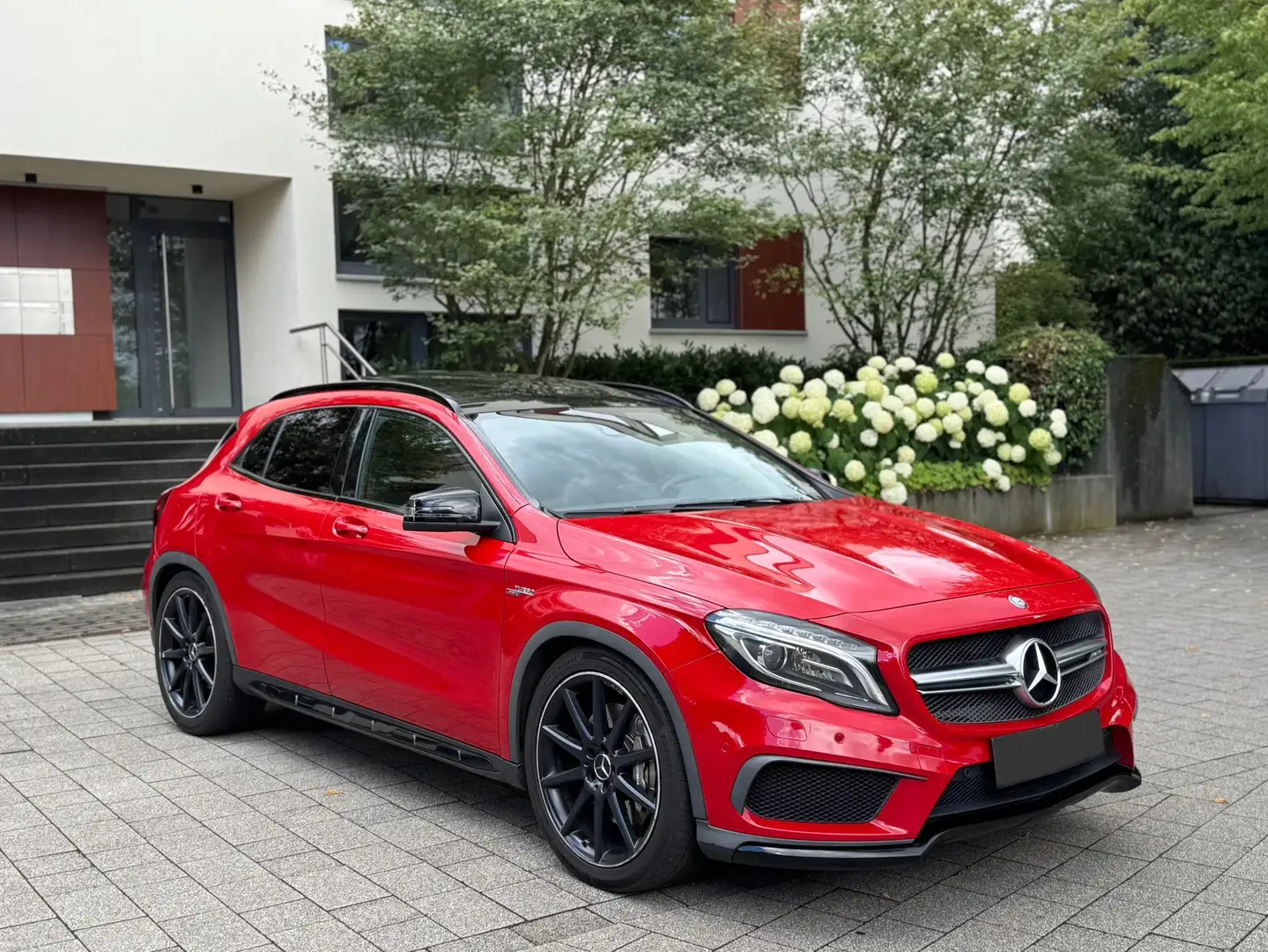 Mercedes-Benz GLA 45 AMG Performance 4Matic Panorama - 1