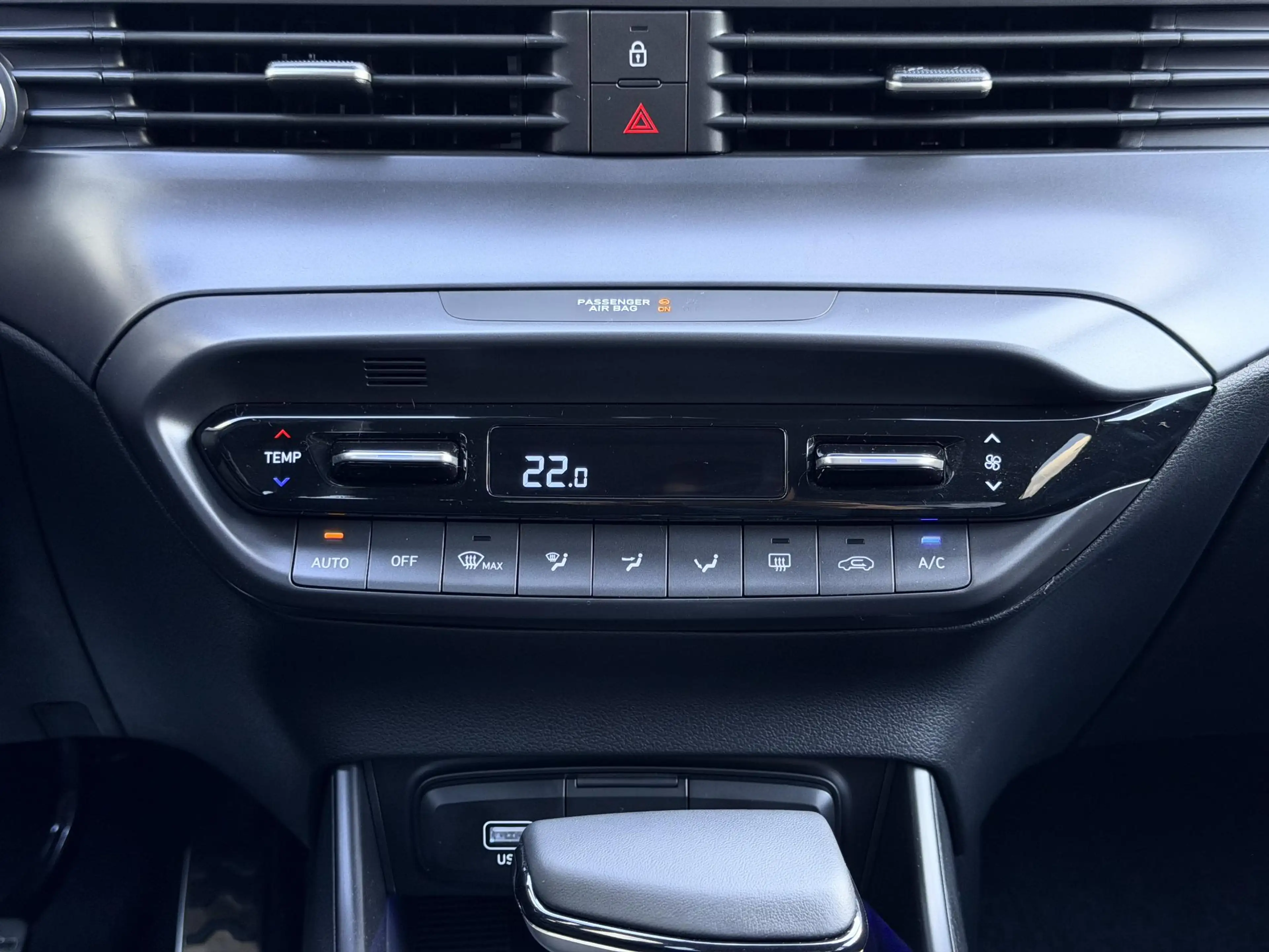 Hyundai BAYON 1.0 T-GDI Premium Automaat / Automaat / LED Verlic — photo 16