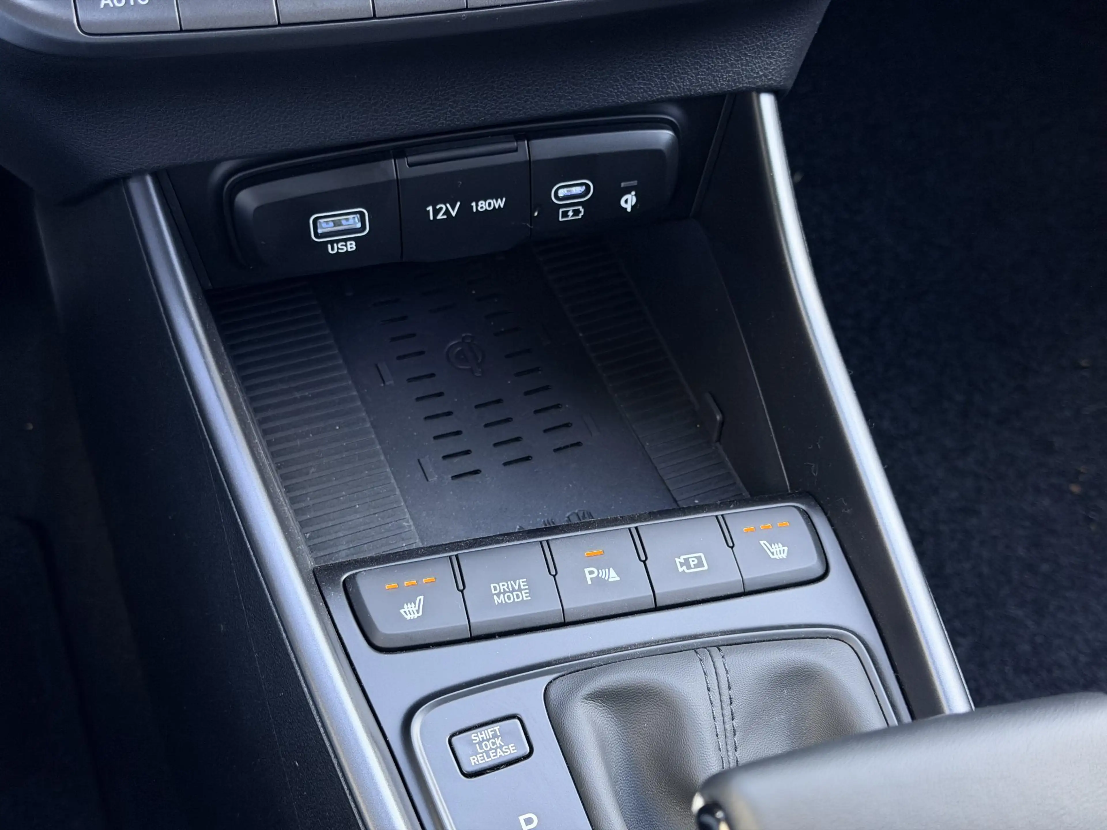Hyundai BAYON 1.0 T-GDI Premium Automaat / Automaat / LED Verlic — photo 18