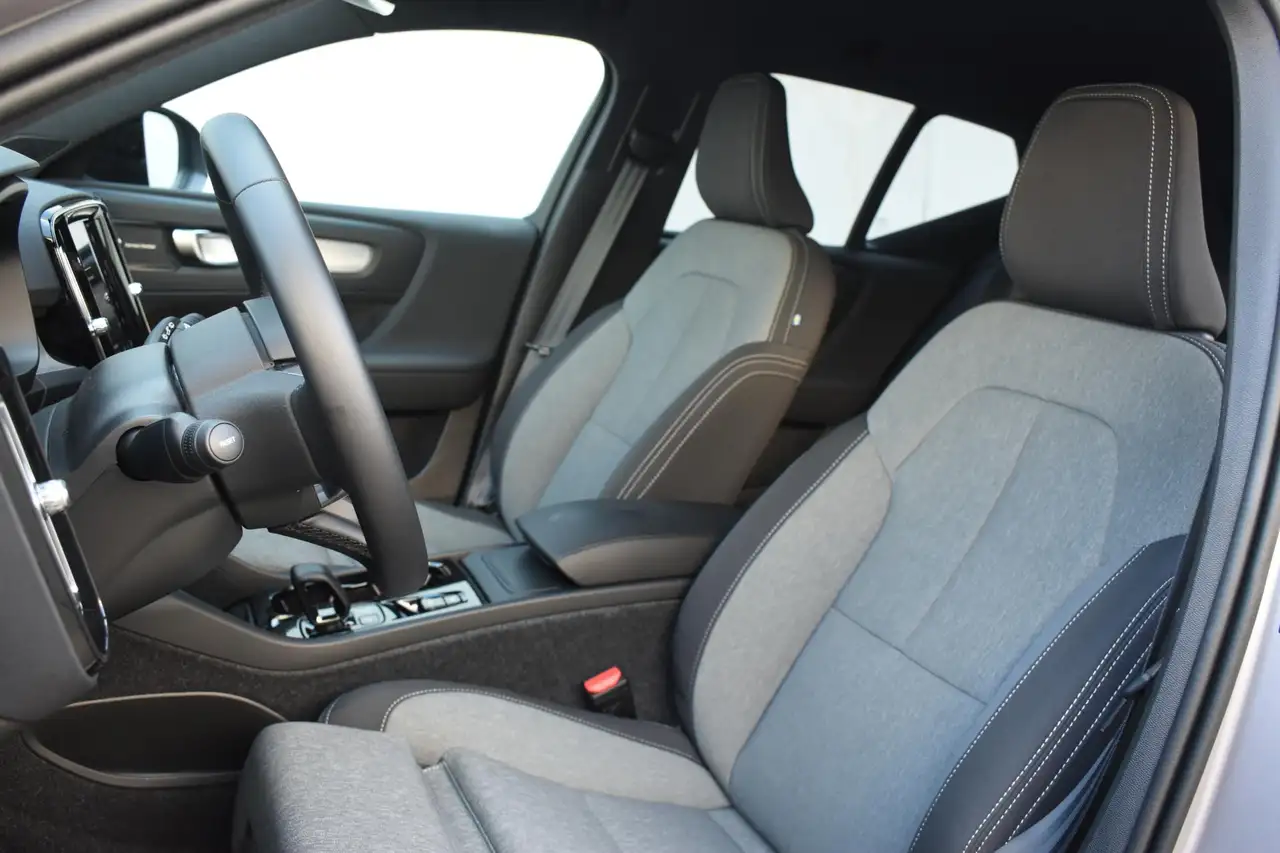 Volvo XC40 B4 211PK Automaat Plus Dark / Adaptive Cruise cont, миниатюра 9