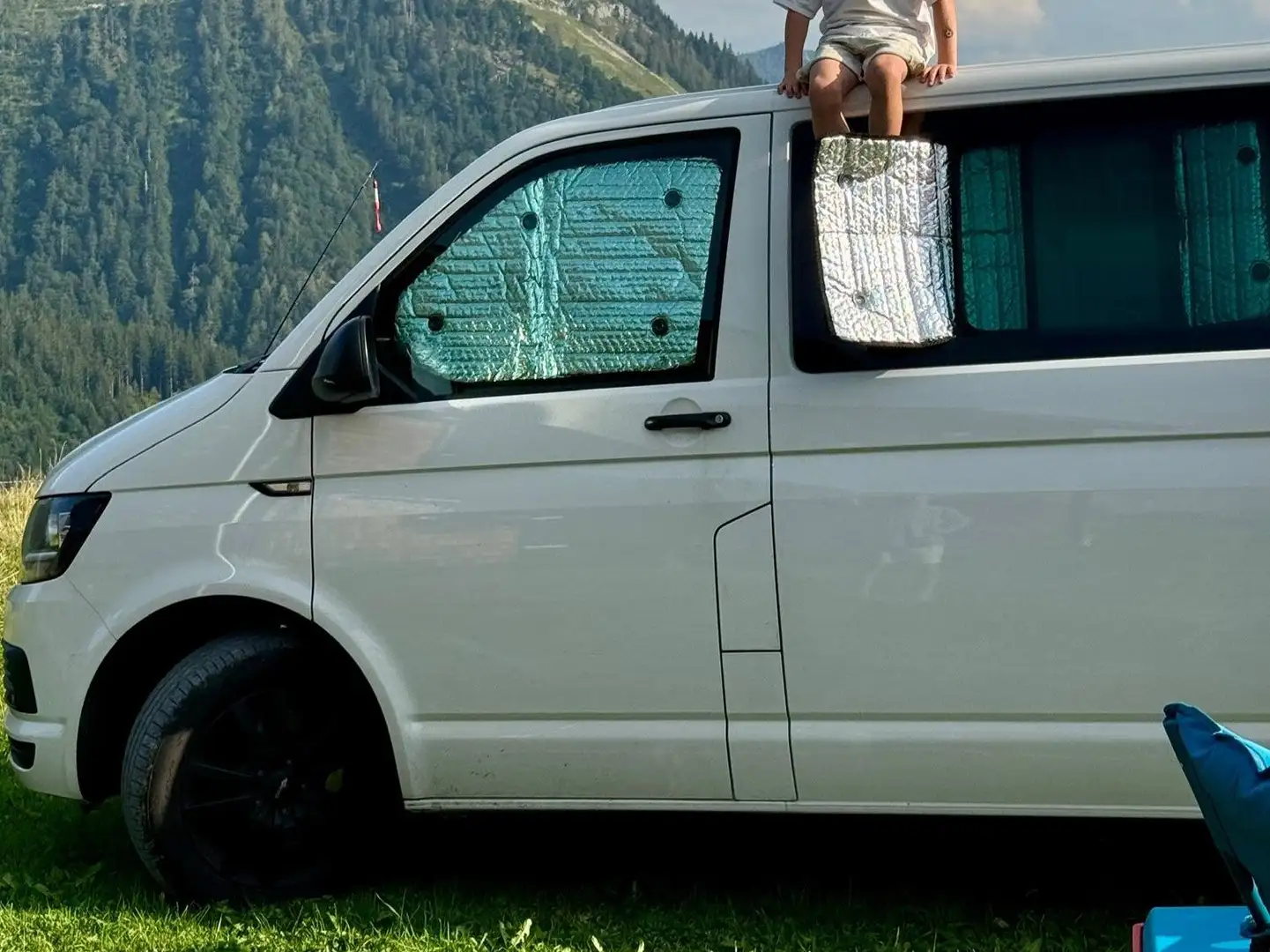 Volkswagen T6 Multivan Multivan Trendline 2,0 TDI 4Motion BMT Trendline Weiß - 2
