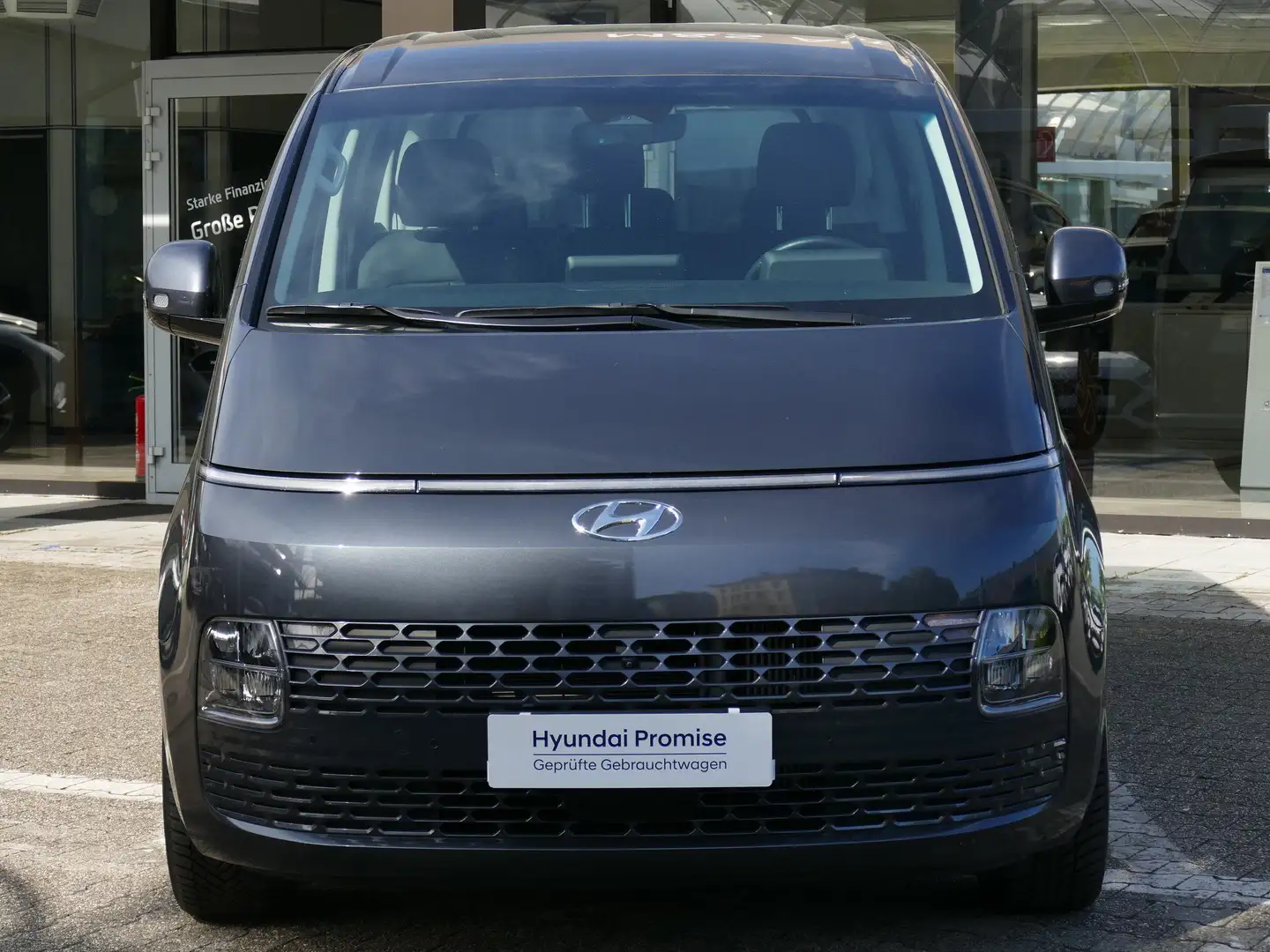 Hyundai STARIA 2.2 CRDi Allrad Trend*PARK +*SHUTTLE +*EASY ACCESS Grau - 2