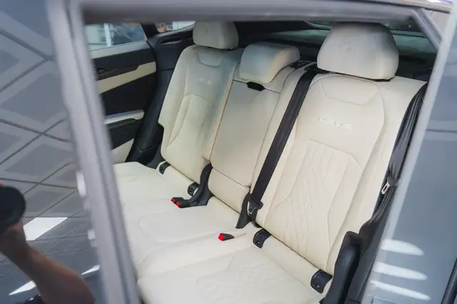 Lamborghini Urus view 10