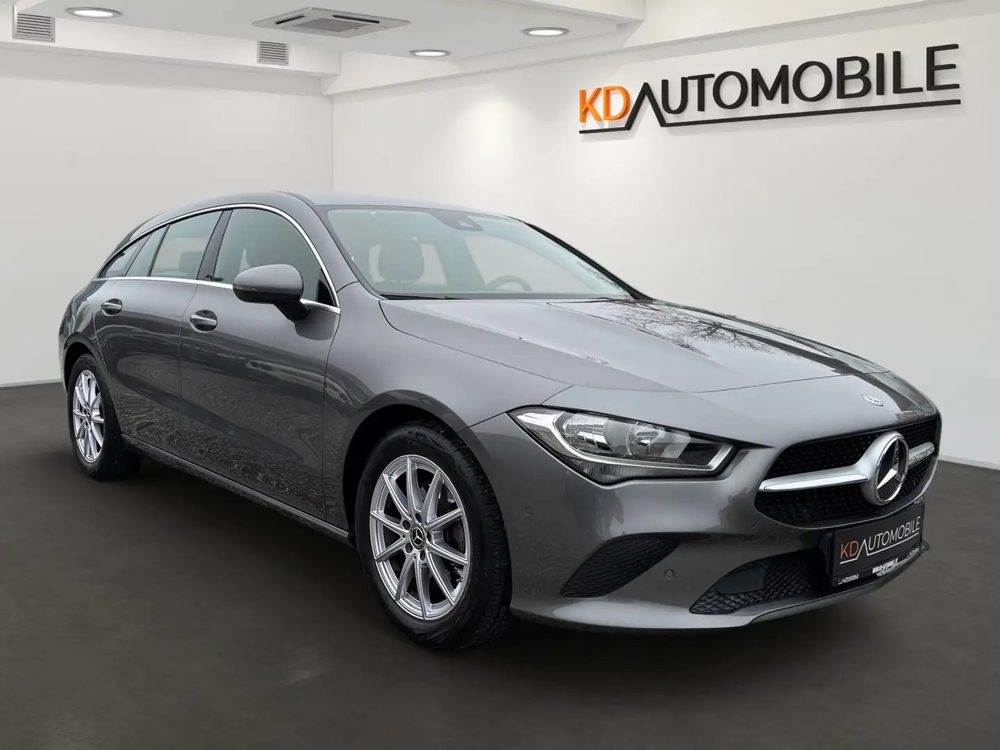 Mercedes-Benz CLA 180 d Shooting Brake, Aut. ! Gris - 2
