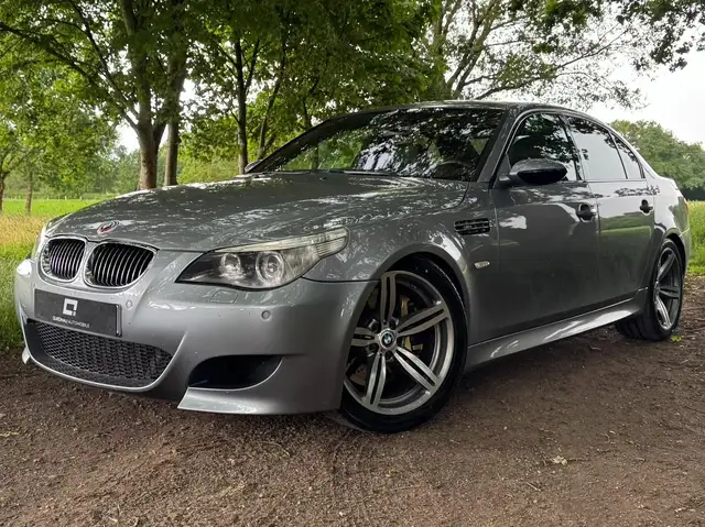 BMW M5 V10 Silbergrau Xenon Leder Navi HUD H&R