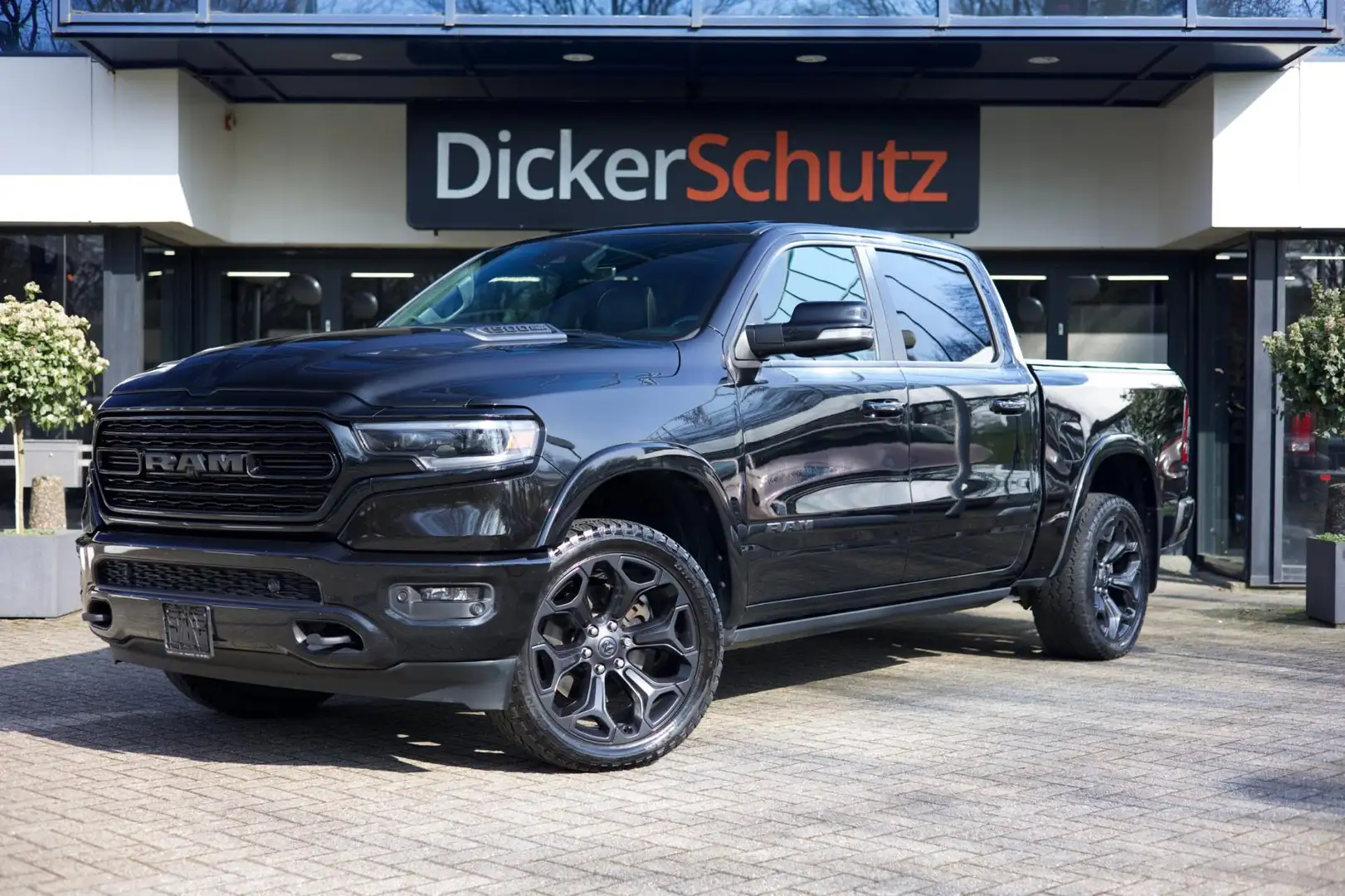 Dodge RAM 1500 5.7 V8 4x4 Crew Cab Limited NIght Edition Negro - 1