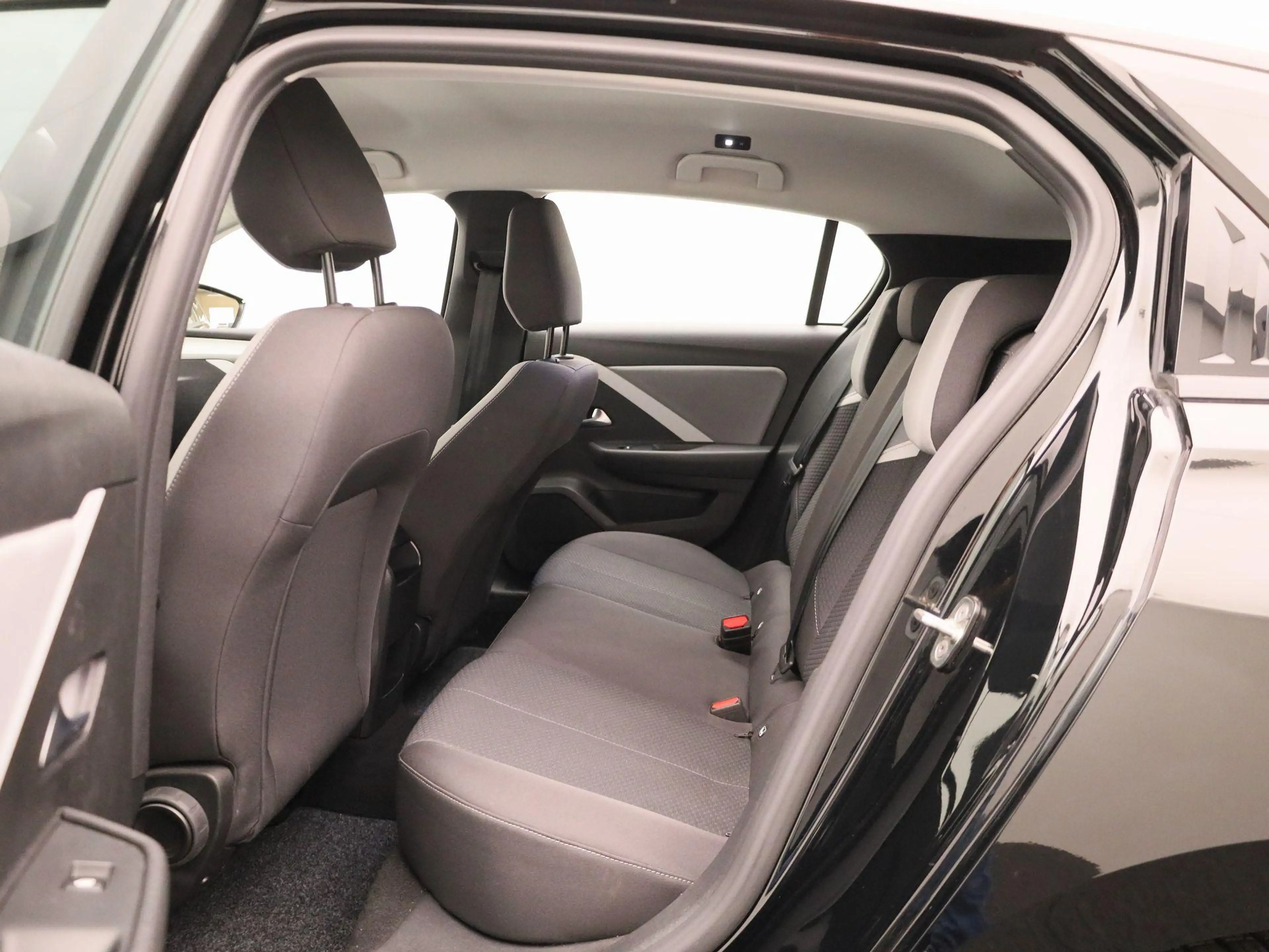 Opel Astra 1.2 Turbo 81kW S/S Edition NAVI | CARPLAY | CAMERA — photo 10
