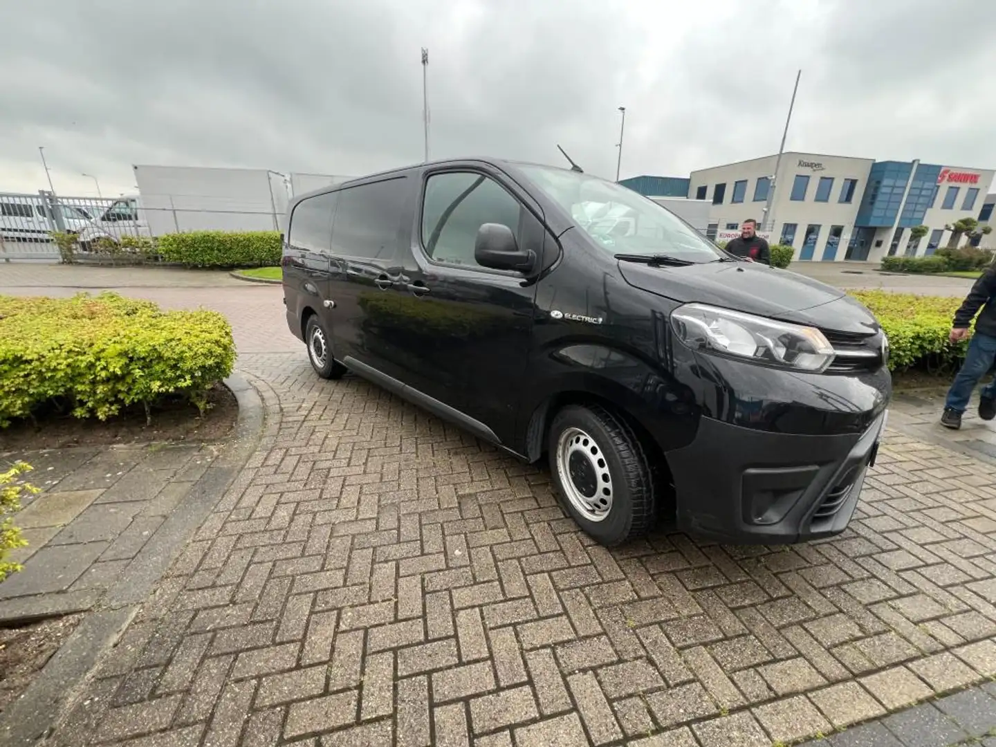 Toyota Proace Electric Worker Live Extra Range 75 kWh Zwart - 2