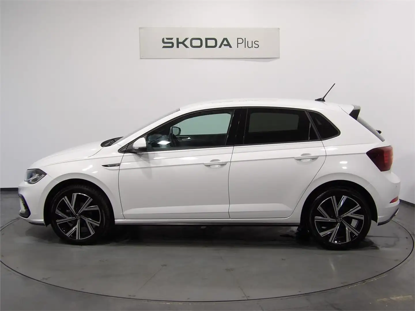 Volkswagen Polo 1.0 TSI R-Line DSG 81kW - 2