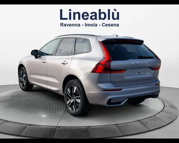 Volvo XC60 view 3