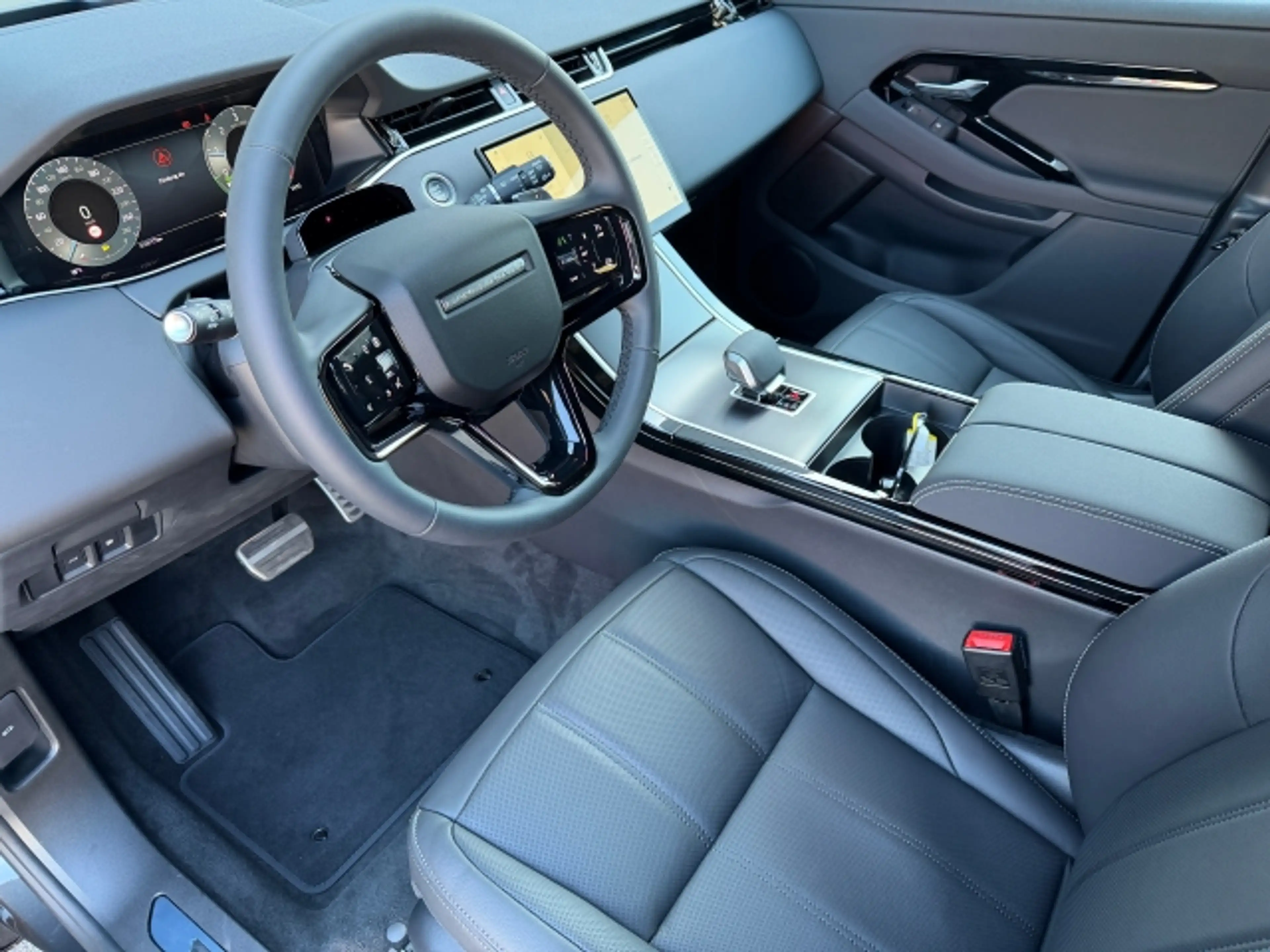 Land Rover Range Rover Evoque P269e Hoxton Edition — photo 9