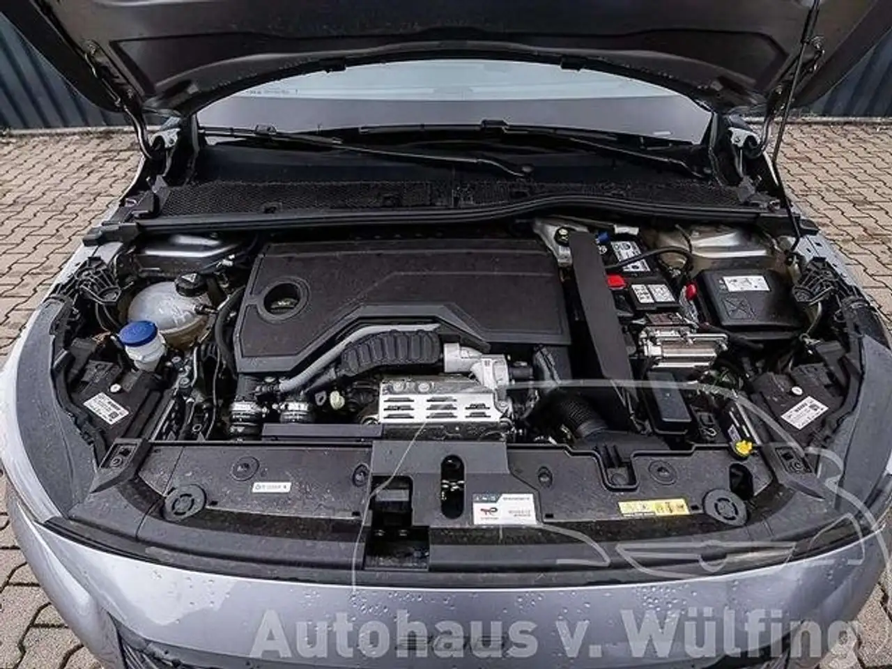Peugeot 208 GT Hybrid e-DSC6 +UMFANGREICHE AUSSTATTUNG+ 12